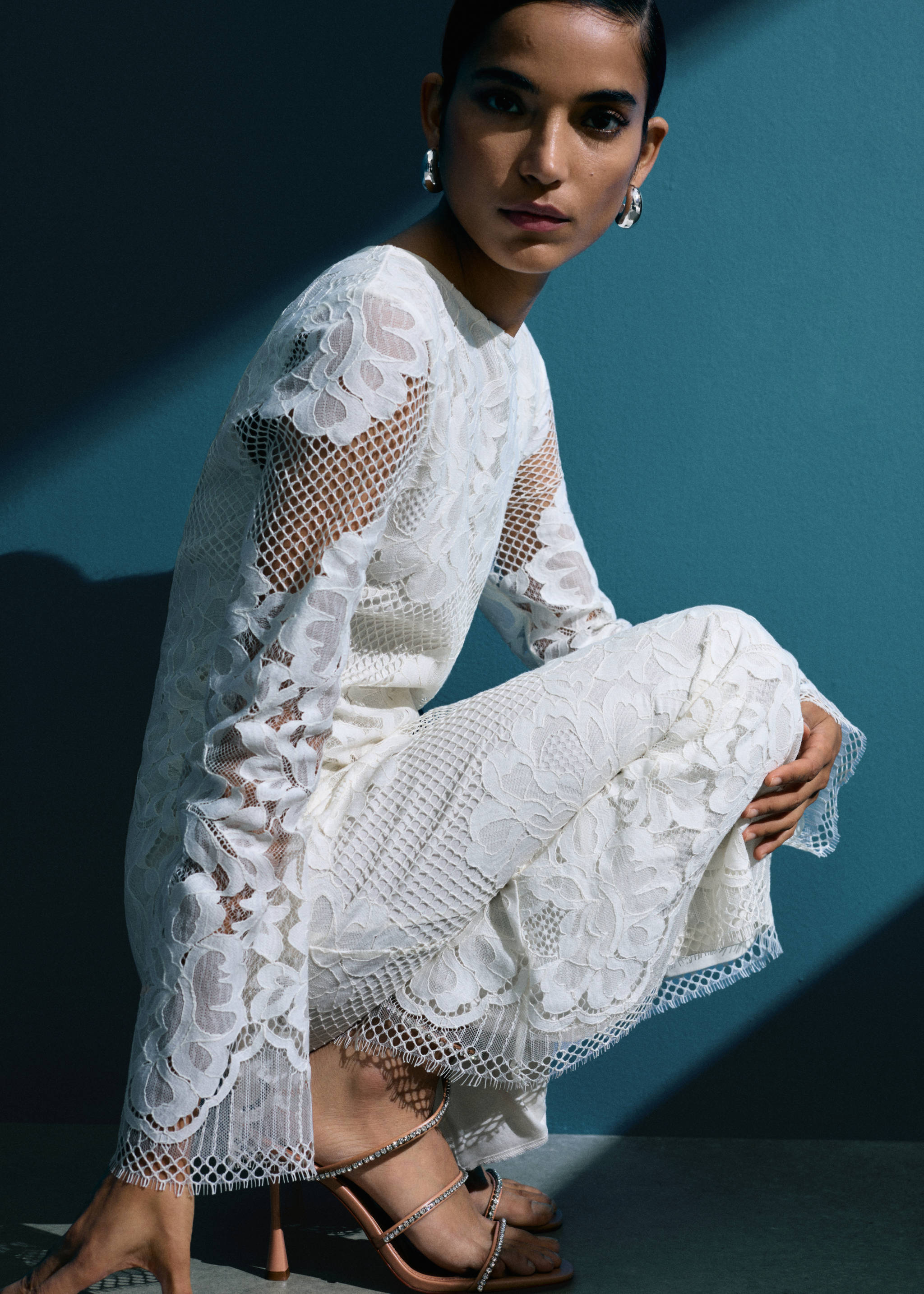 Embroidered midi dress - Details of the article 6