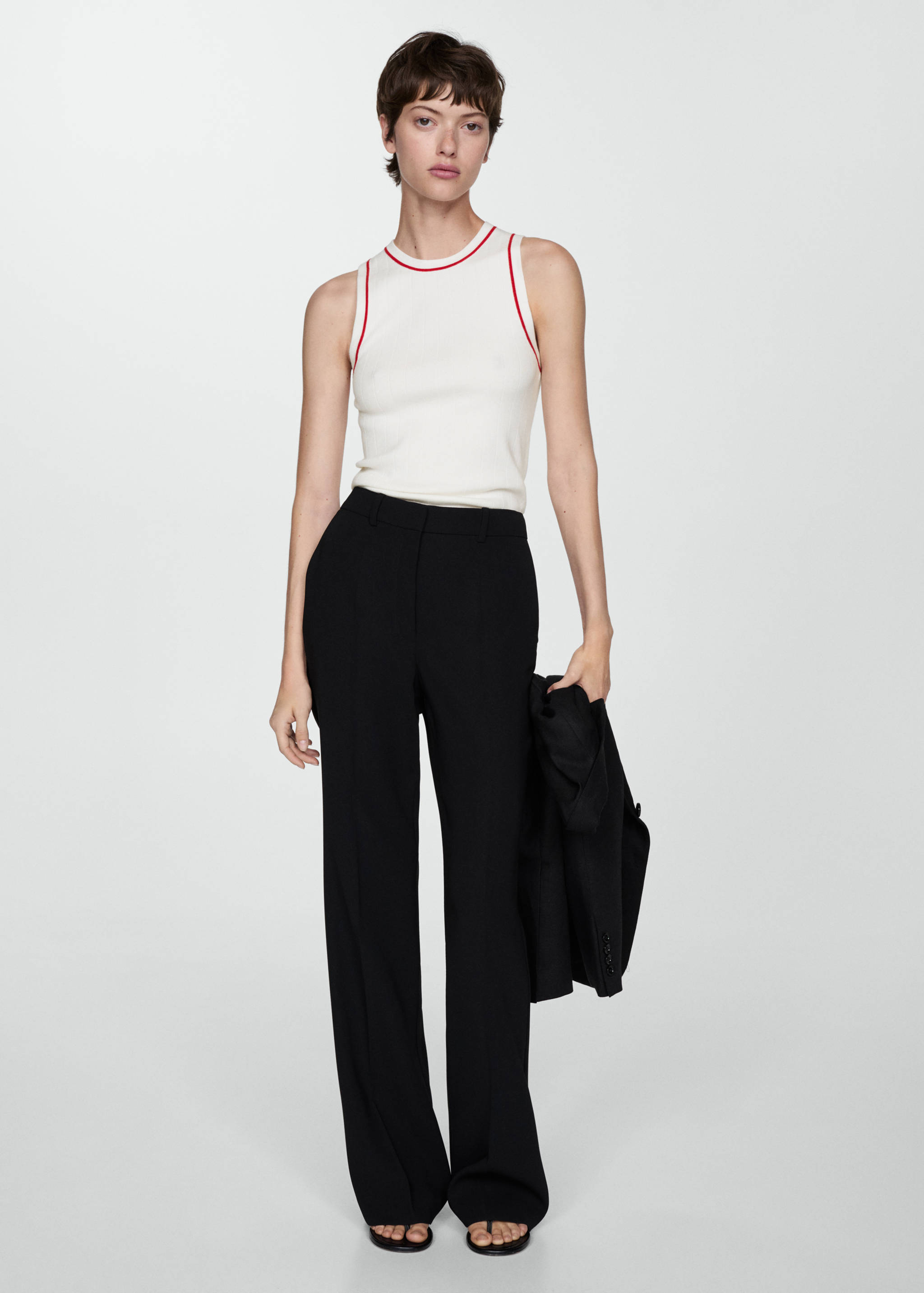 Knitted top with contrasting trim - General plane