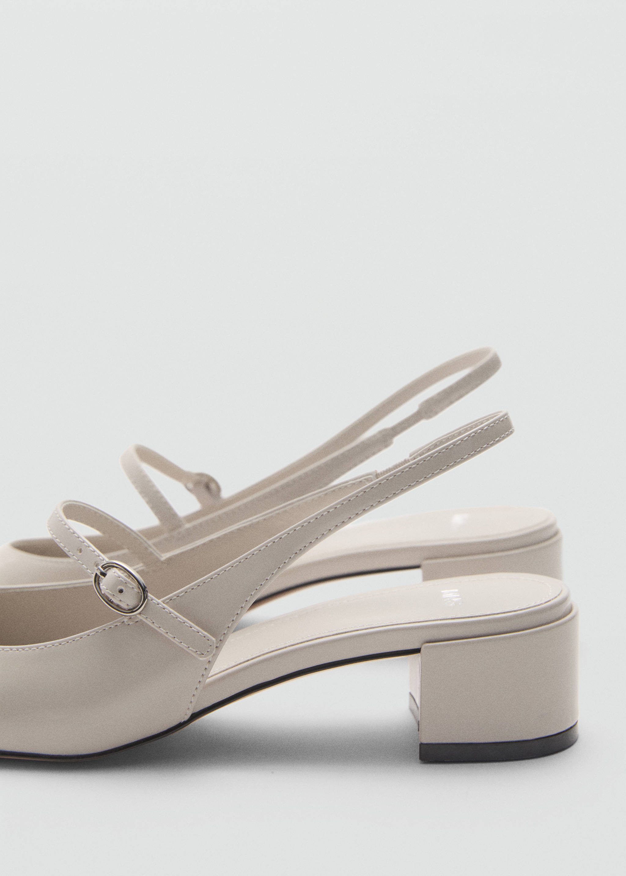 Heeled shoes with buckle - Details of the article 2