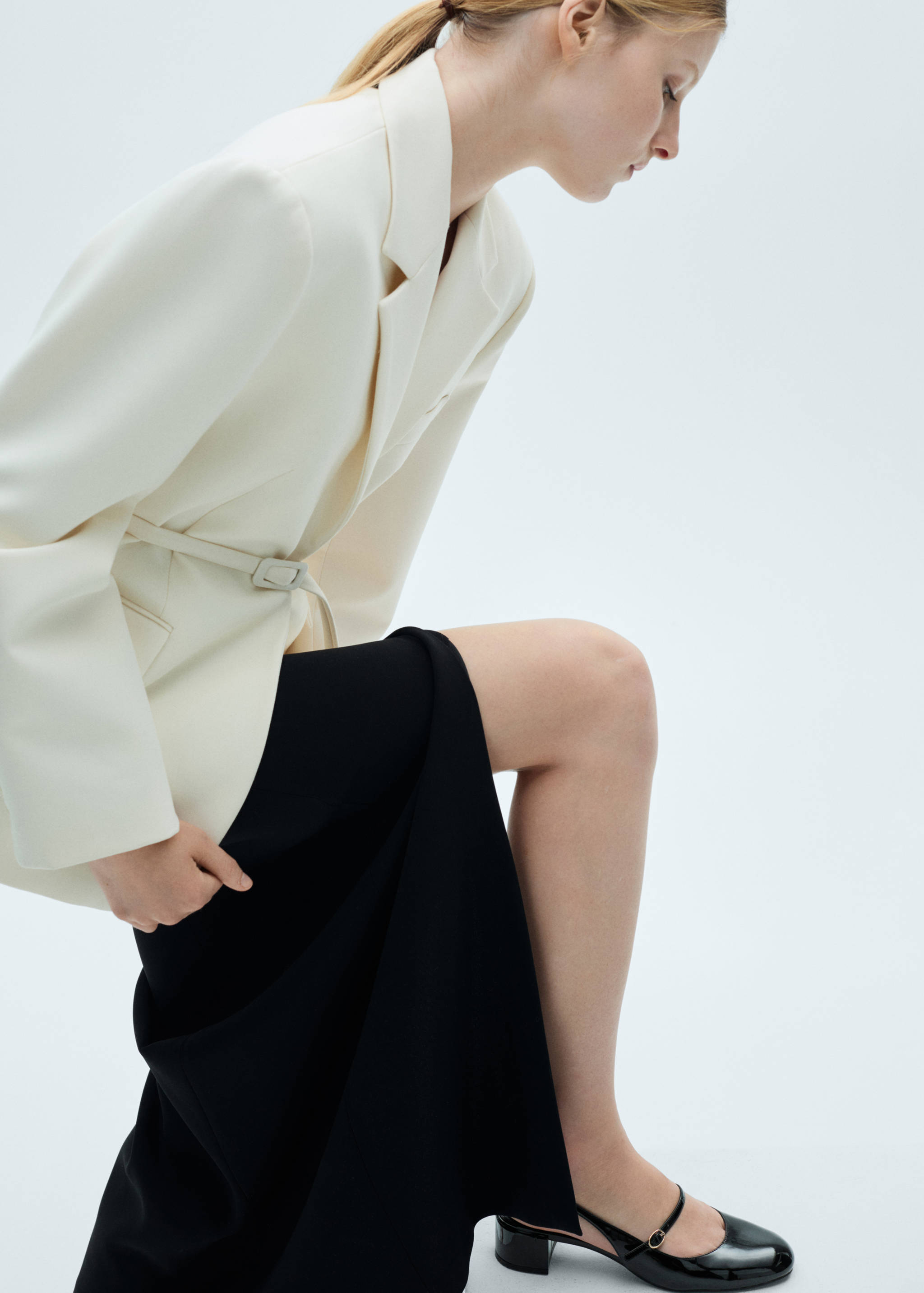 Heeled shoes with buckle - General plane