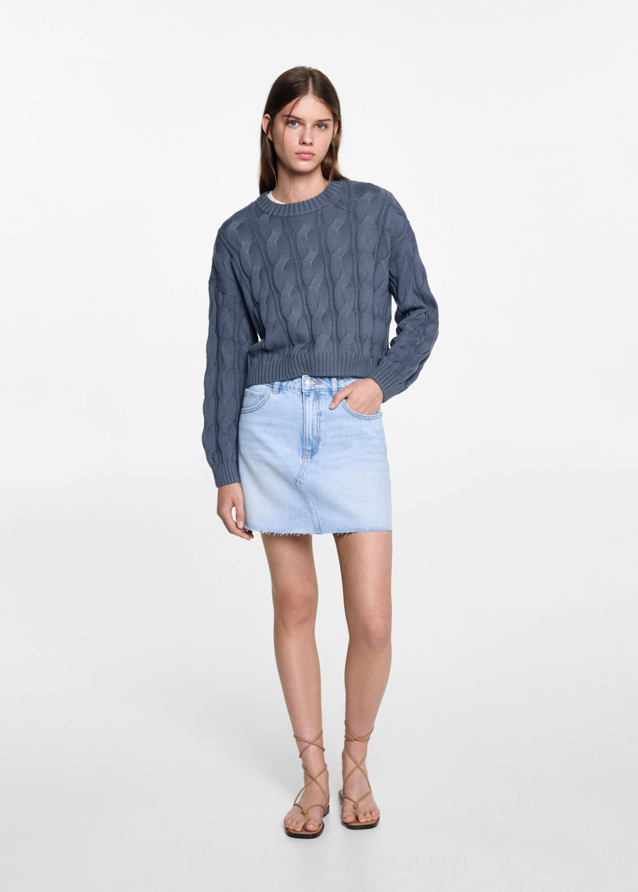 Braided knitted sweater - General plane