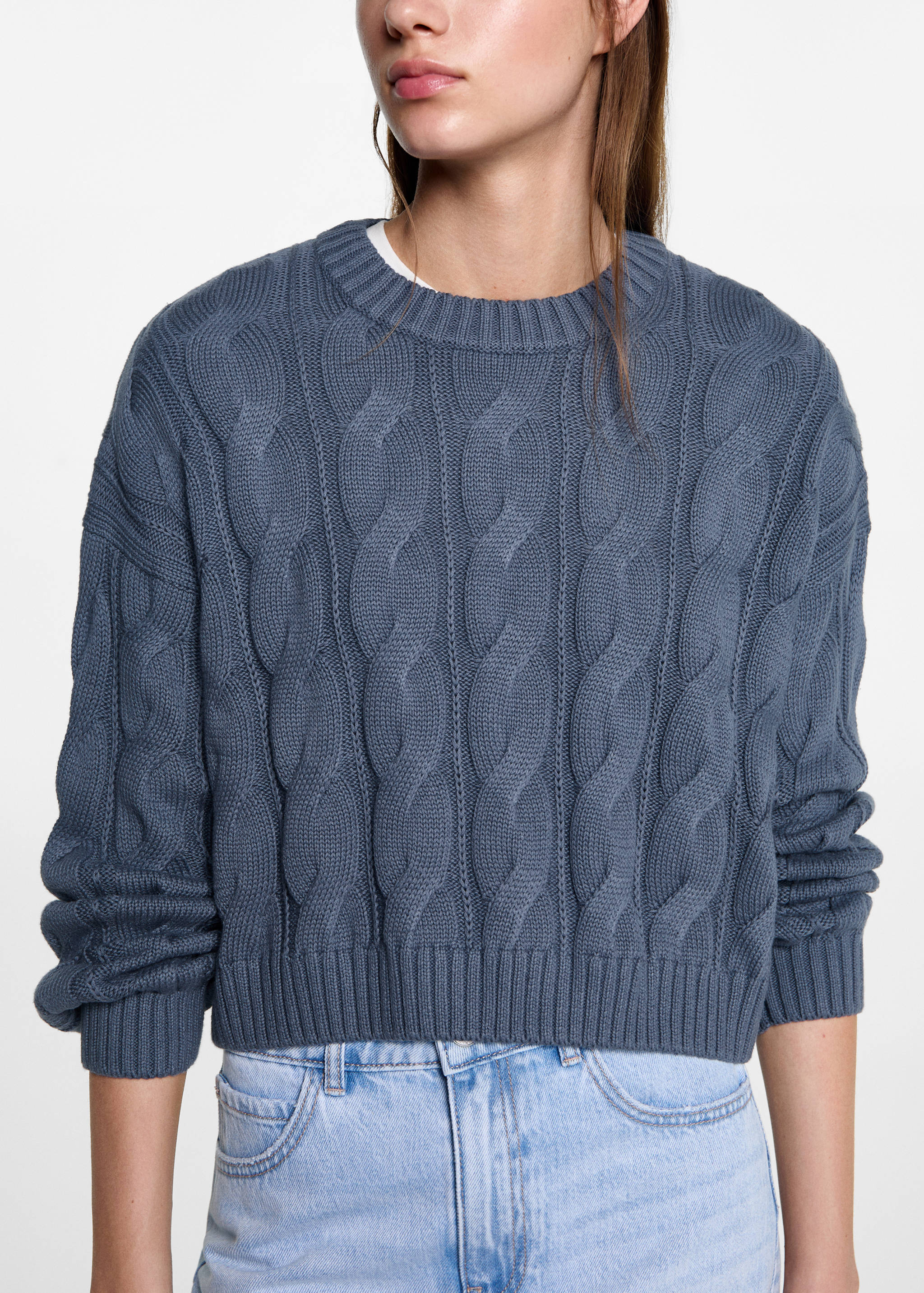 Braided knitted sweater - Medium plane