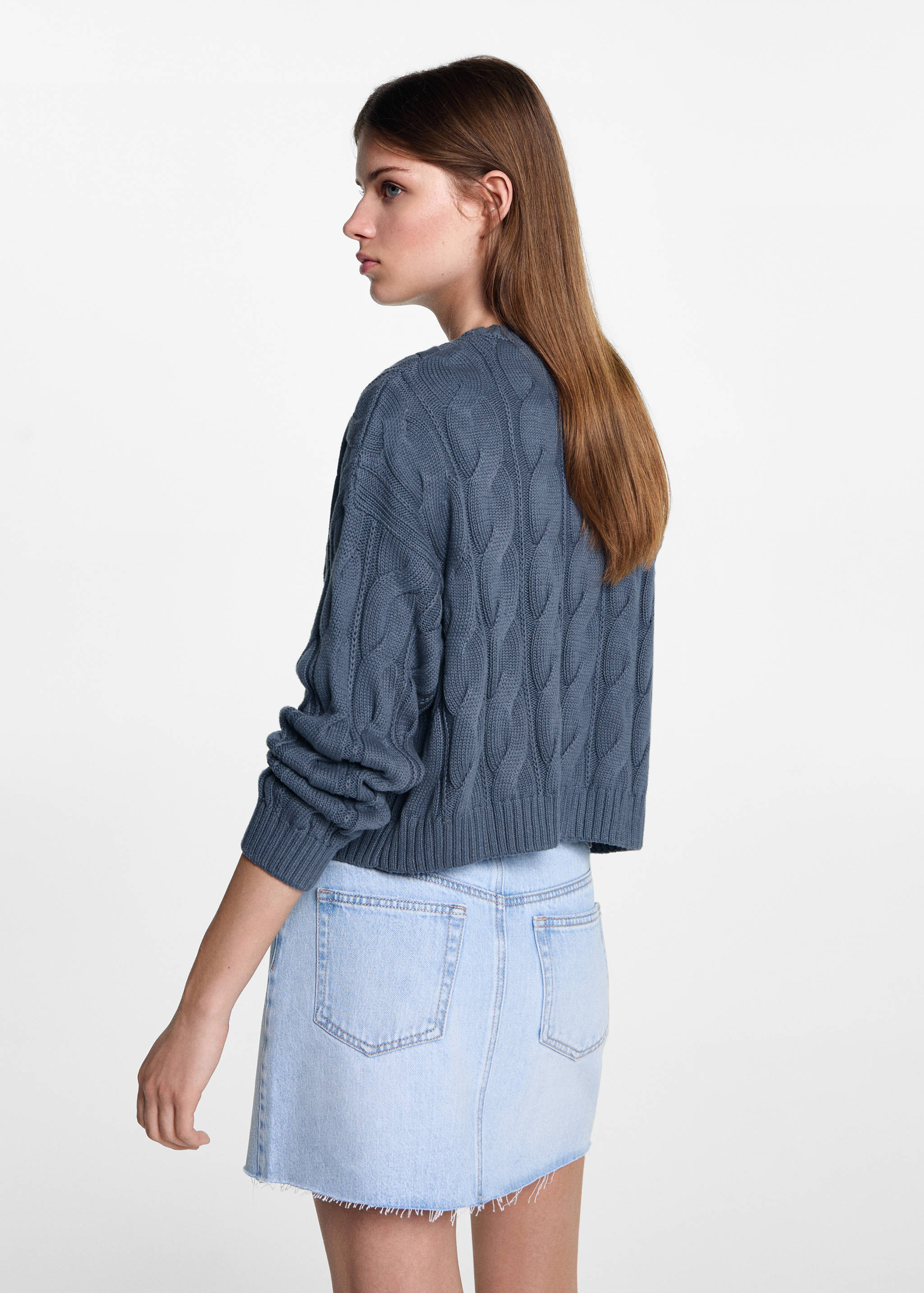 Braided knitted sweater - Reverse of the article