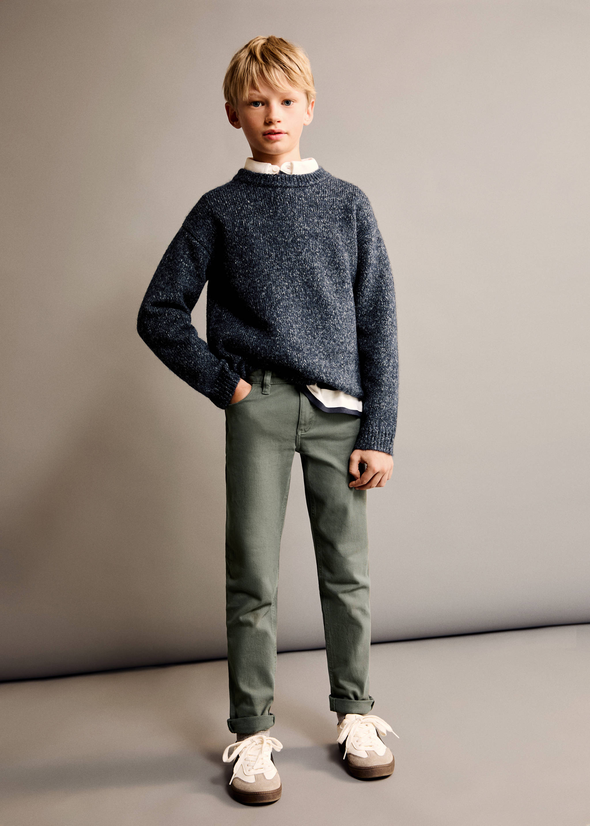 بنطلون قطني بقصة مستقيمة - رؤية عامة