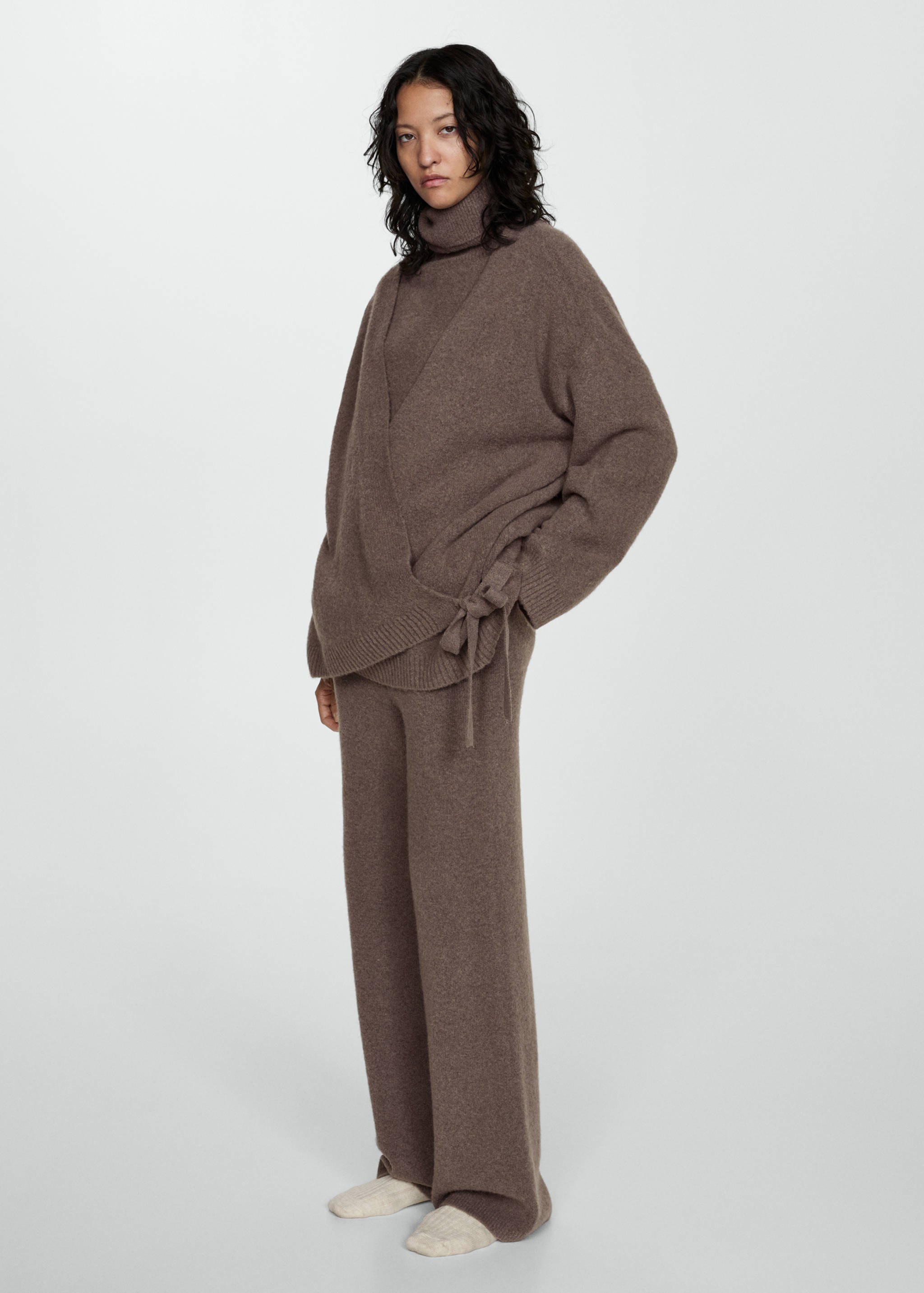 Double-breasted cardigan - General plane