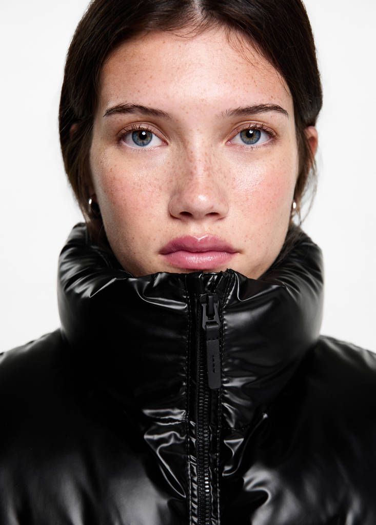 Quilted gilet with pockets — Black