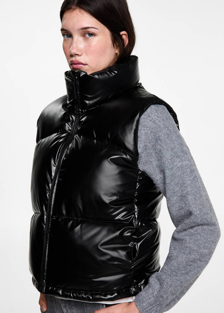 Quilted gilet with pockets — Black