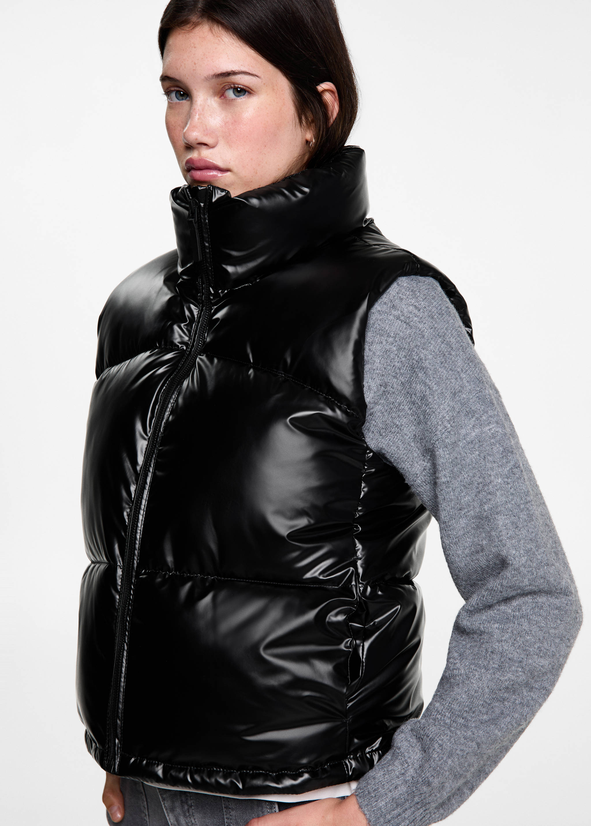 Quilted gilet with pockets - Details of the article 4