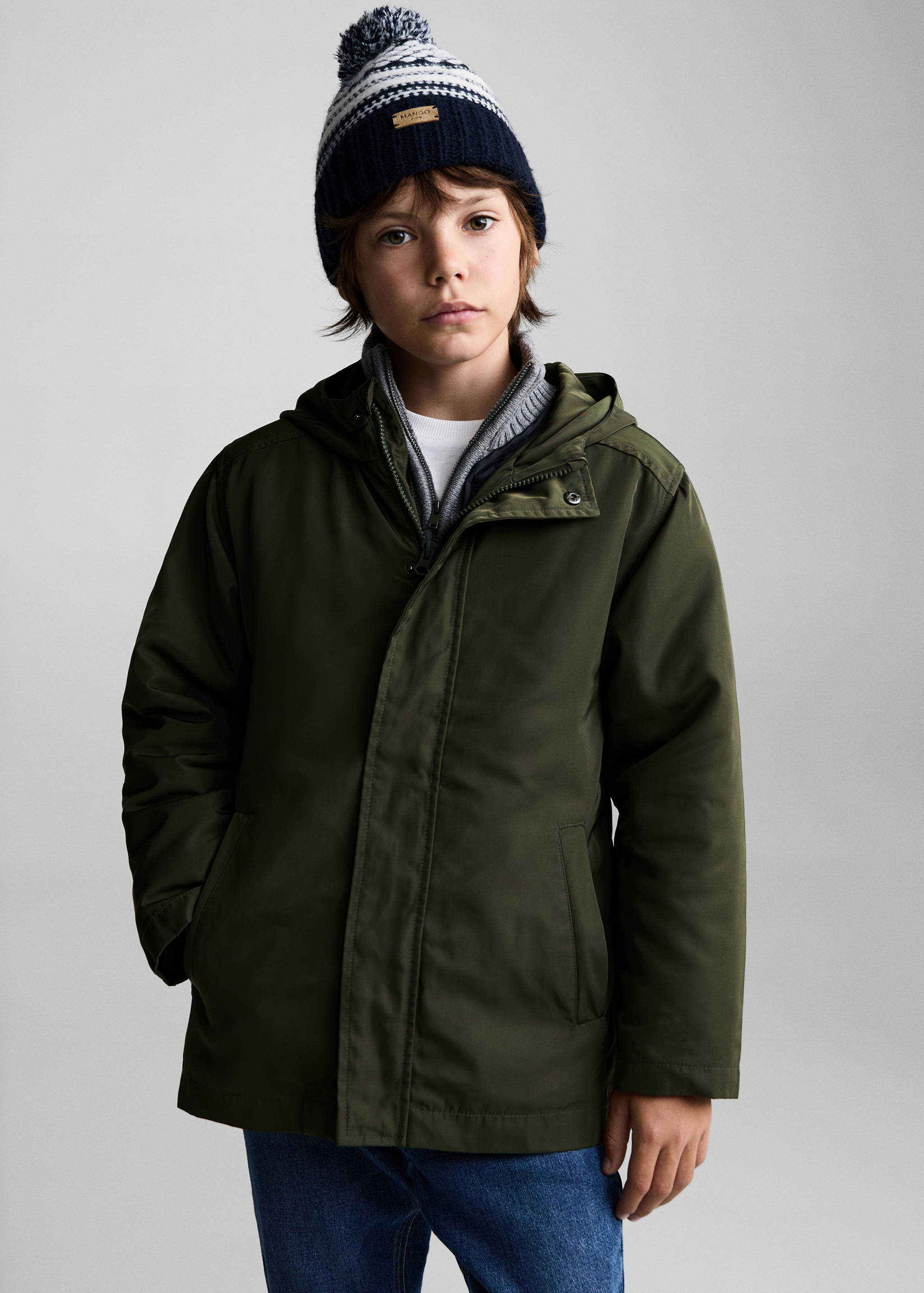Anorak imperméable à capuche - Plan moyen