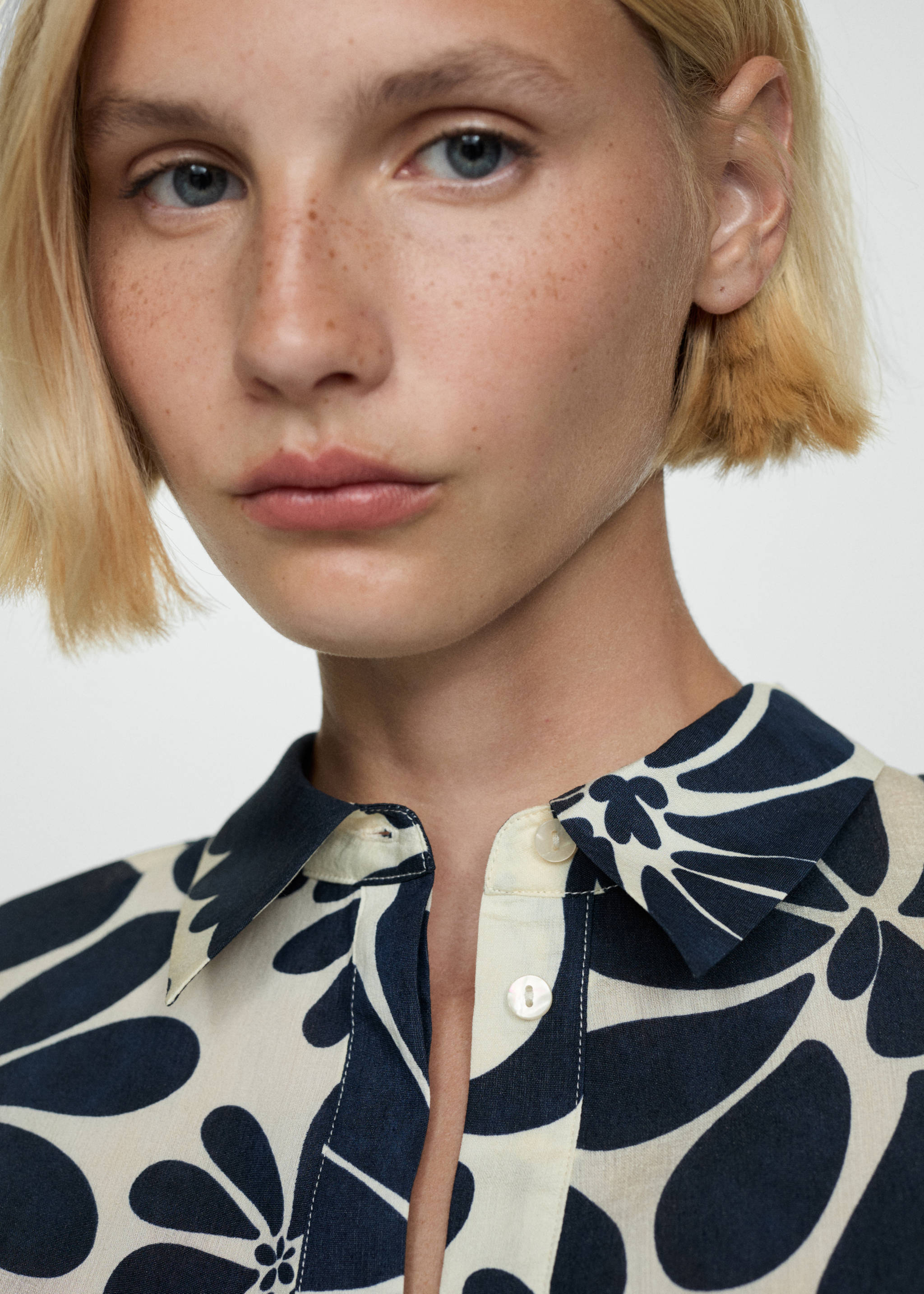 短款花朵印花连衣裙 - null