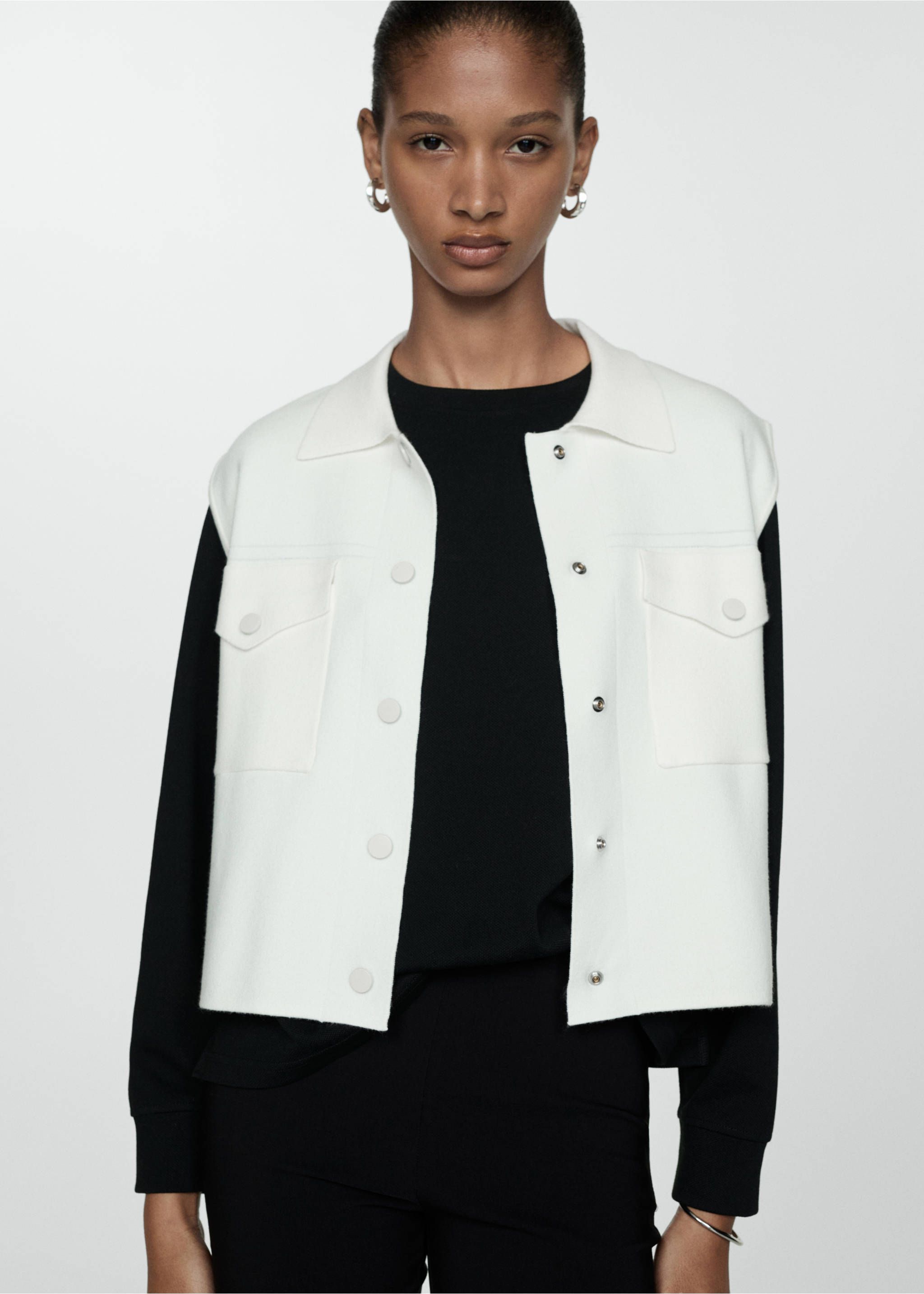 Knitted waistcoat with pockets - Medium plane, Ecru. Ref: 77054022-00.