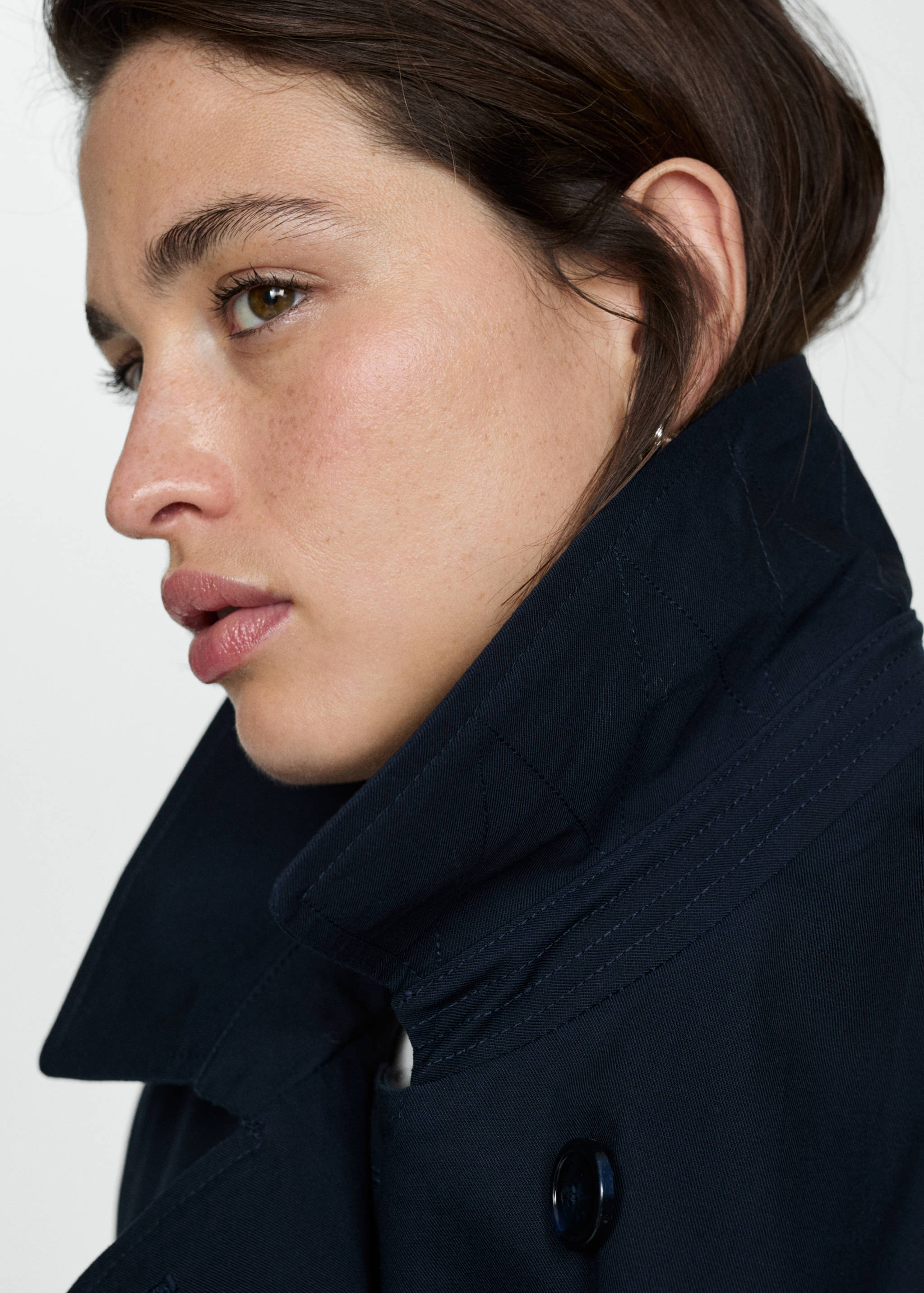 Classic trench coat with belt - Details of the article 4