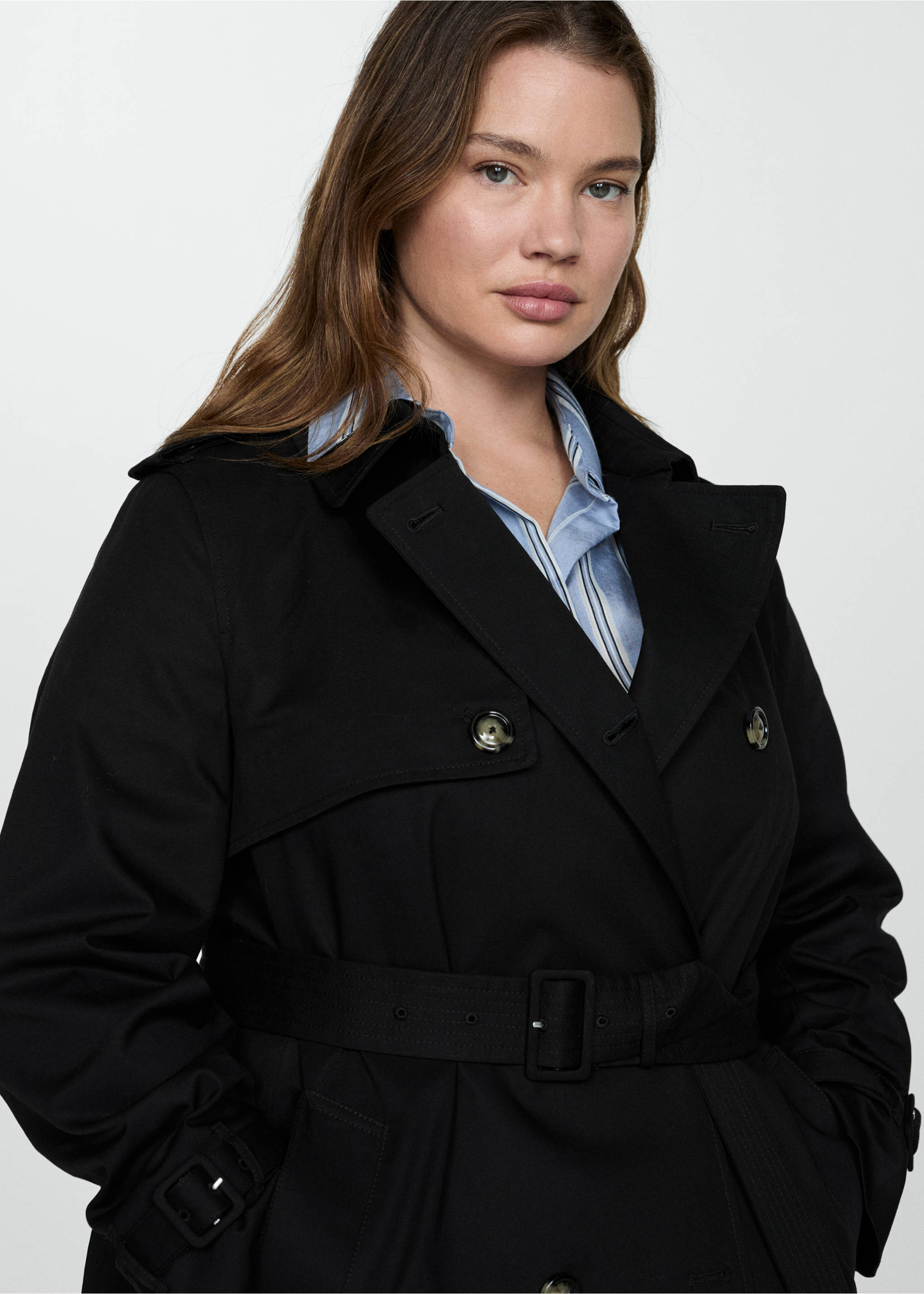 Classic trench coat with belt - Details of the article 5, Black. Ref: 77054028-00.