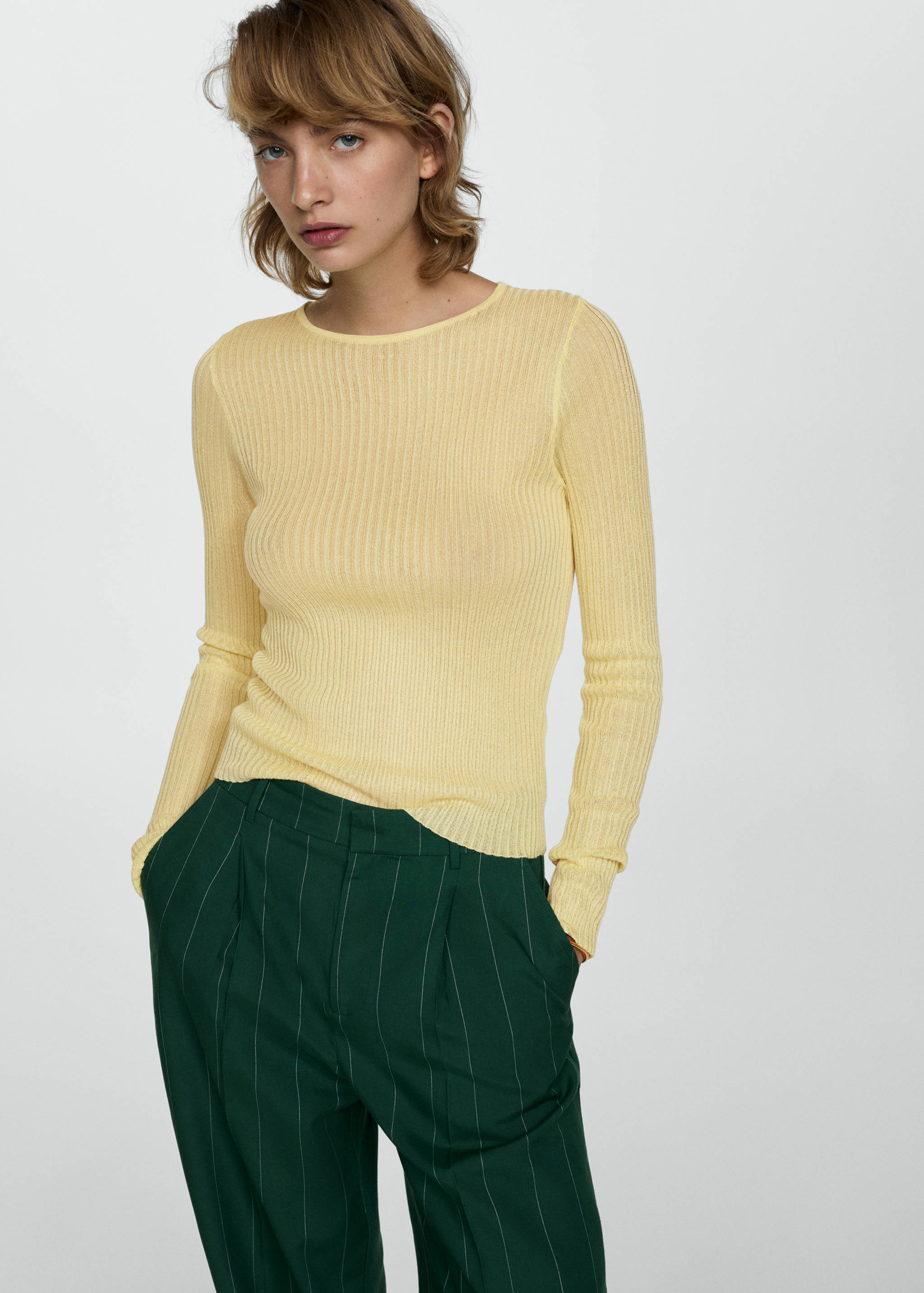 Fine ribbed-knit sweater - Medium plane