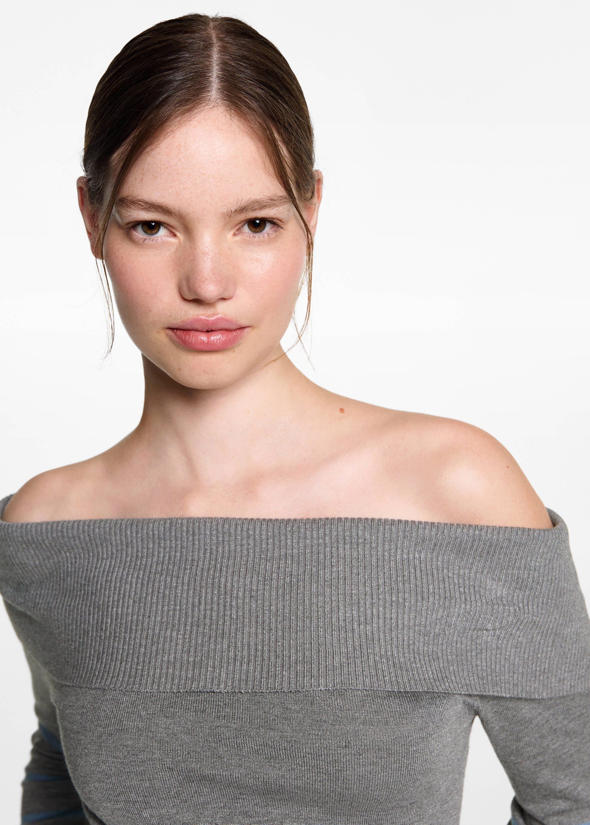 Open-shoulder striped sweater - Details of the article 1