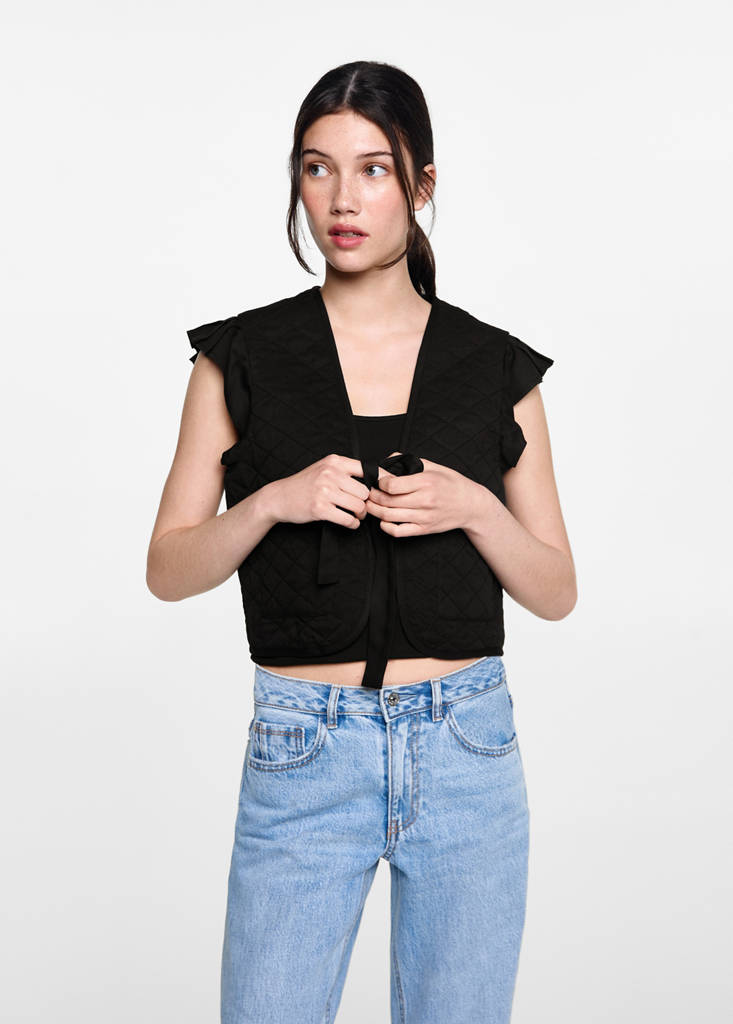 Quilted gilet with pleat — Black