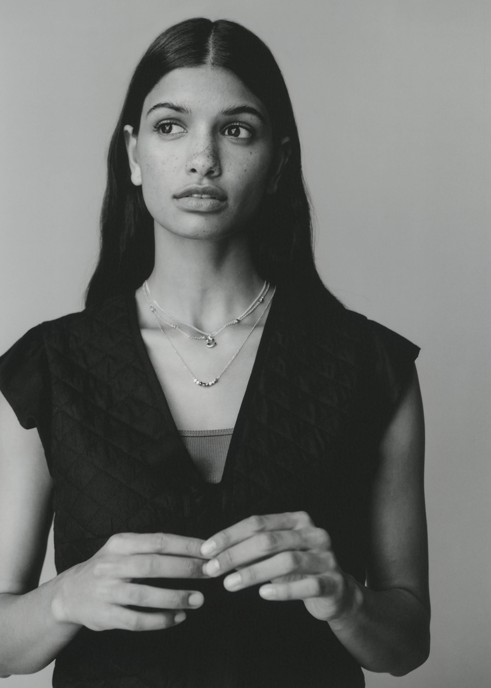 Quilted vest with pleat - Details of the article 5