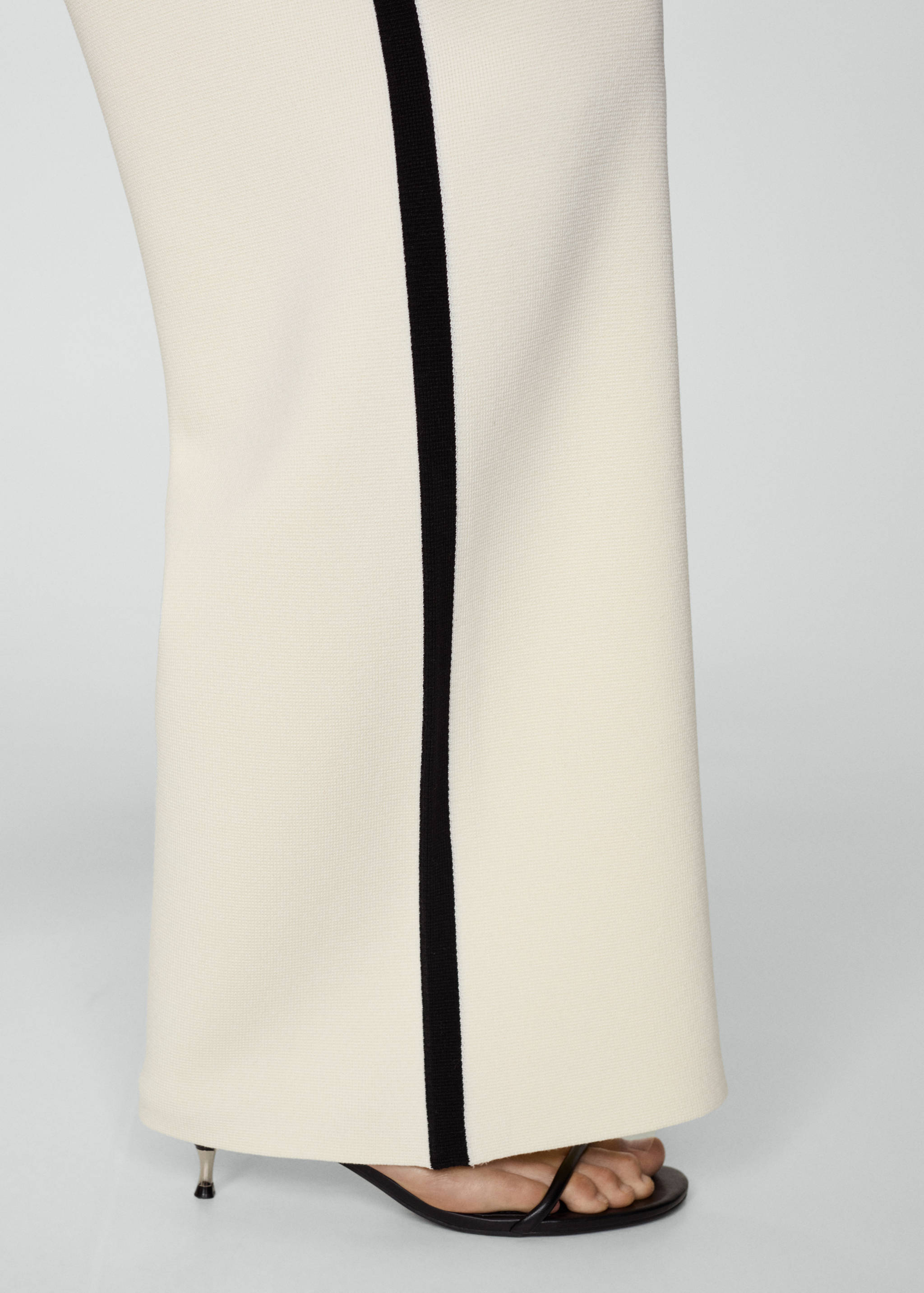 Striped knitted trousers with contrasting sides - Details of the article 6