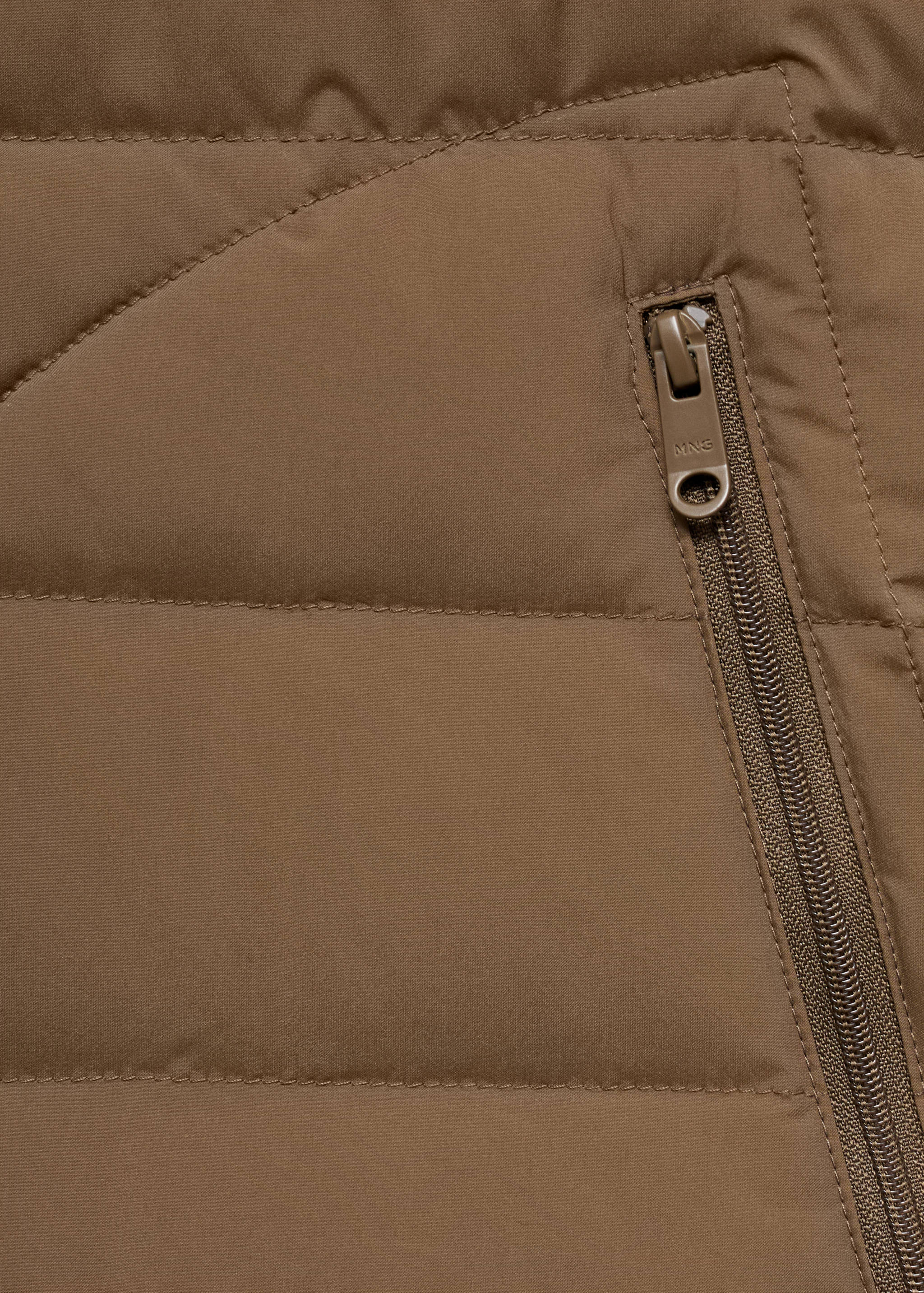 Quilted gilet with feather filling - Details of the article 8