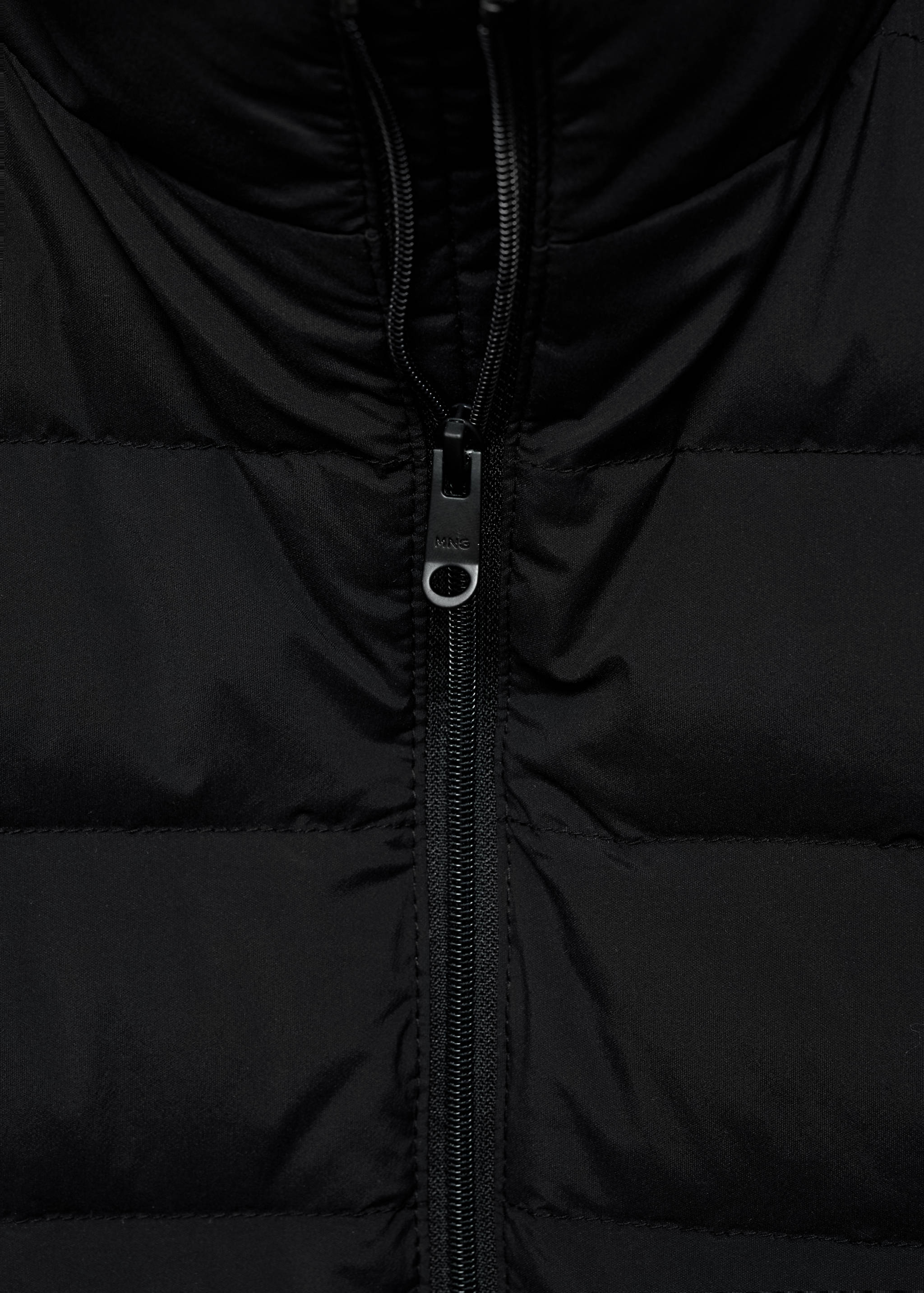 Quilted gilet with feather filling - Details of the article 8