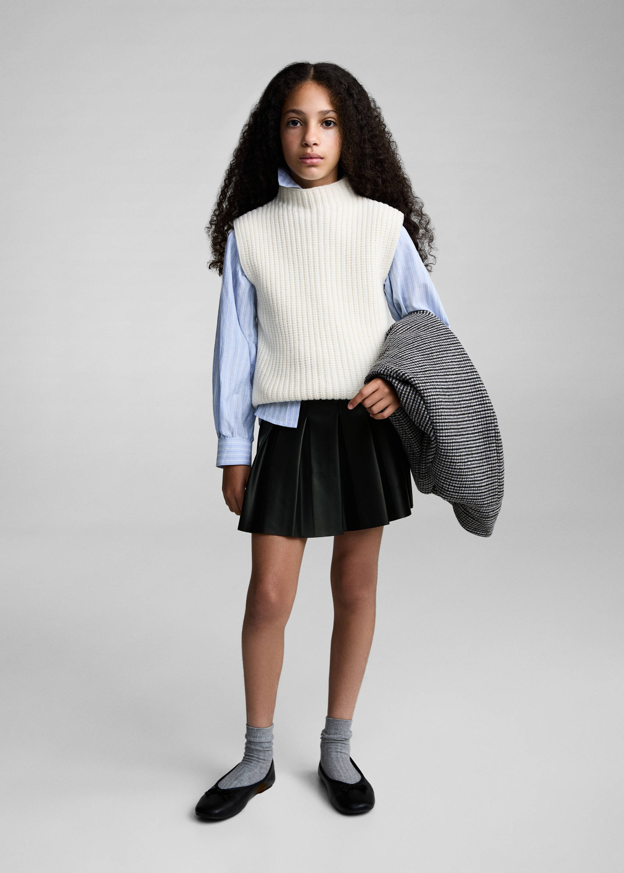 Faux-leather pleated mini-skirt - General plane