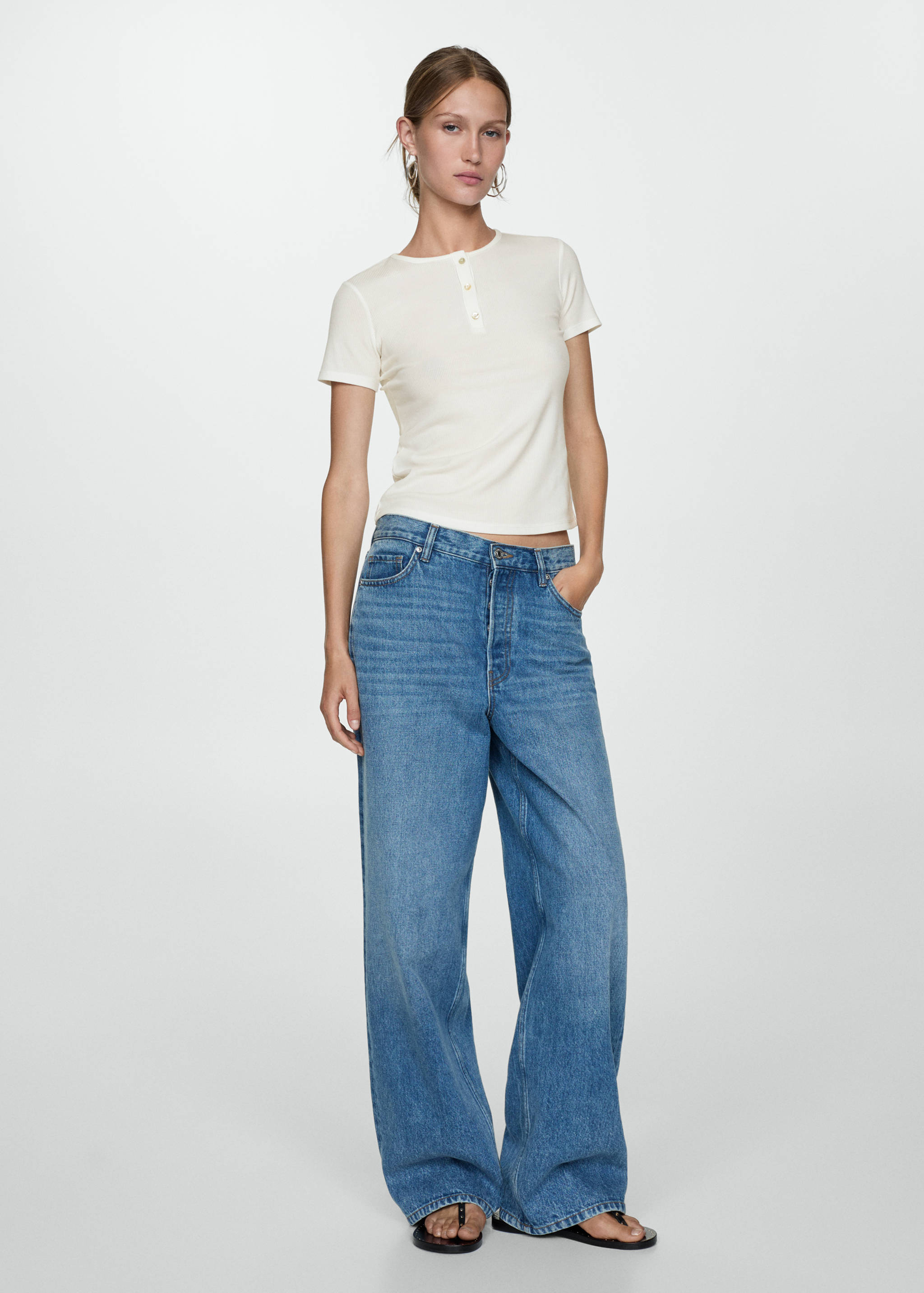 تي شيرت من اللايوسل بأزرار - رؤية عامة