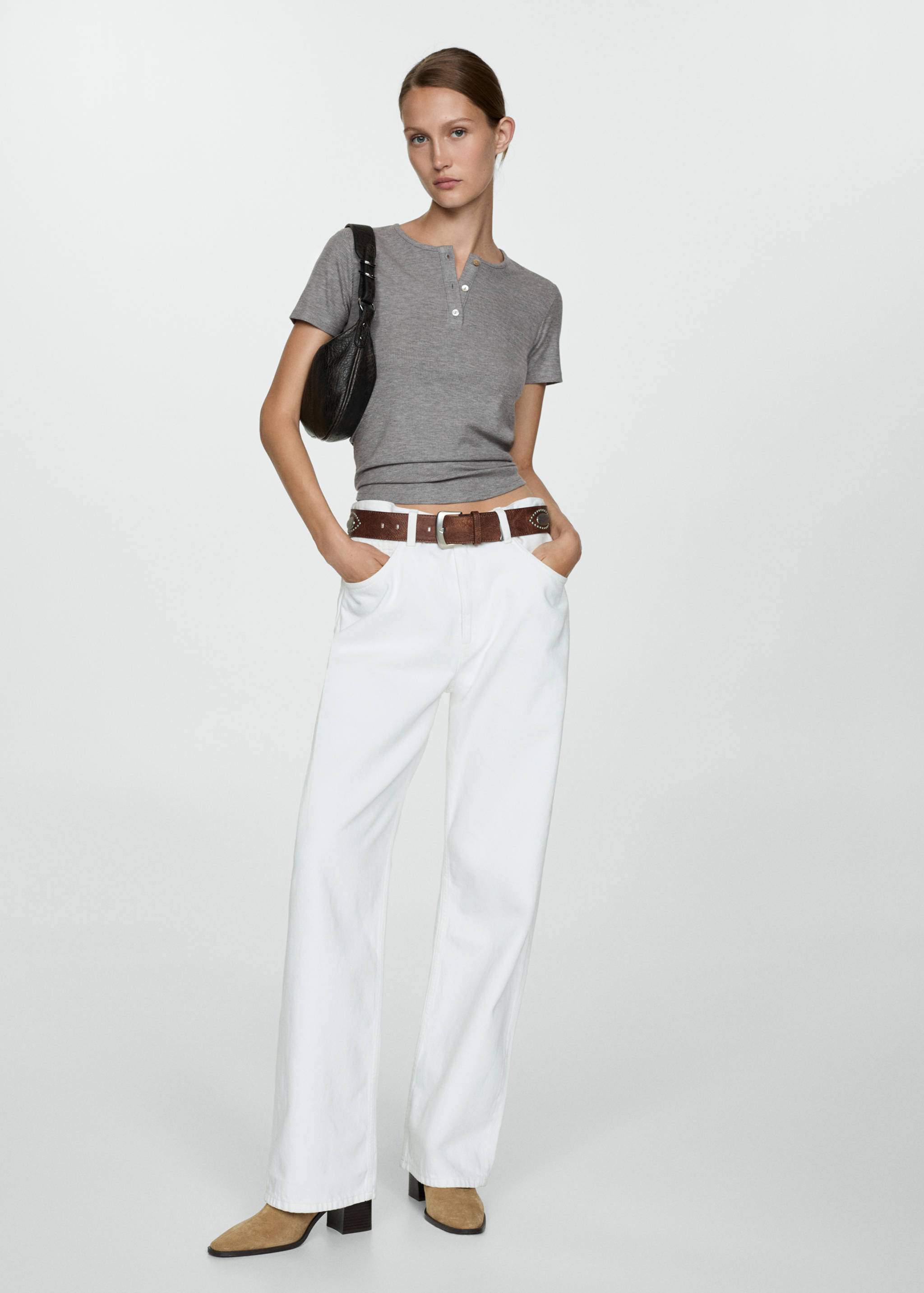 تي شيرت من اللايوسل بأزرار - رؤية عامة