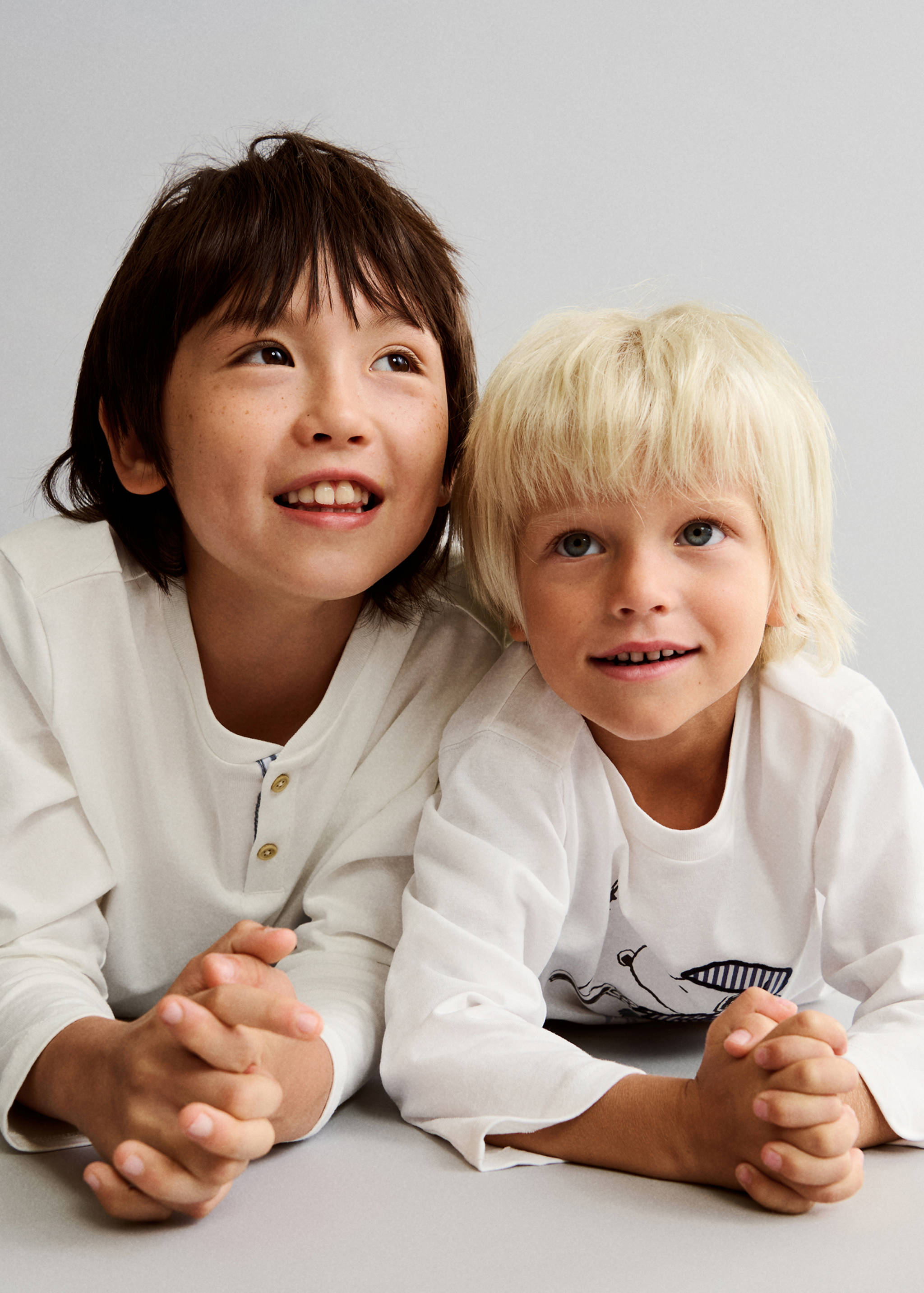 Striped long pyjamas - General plane