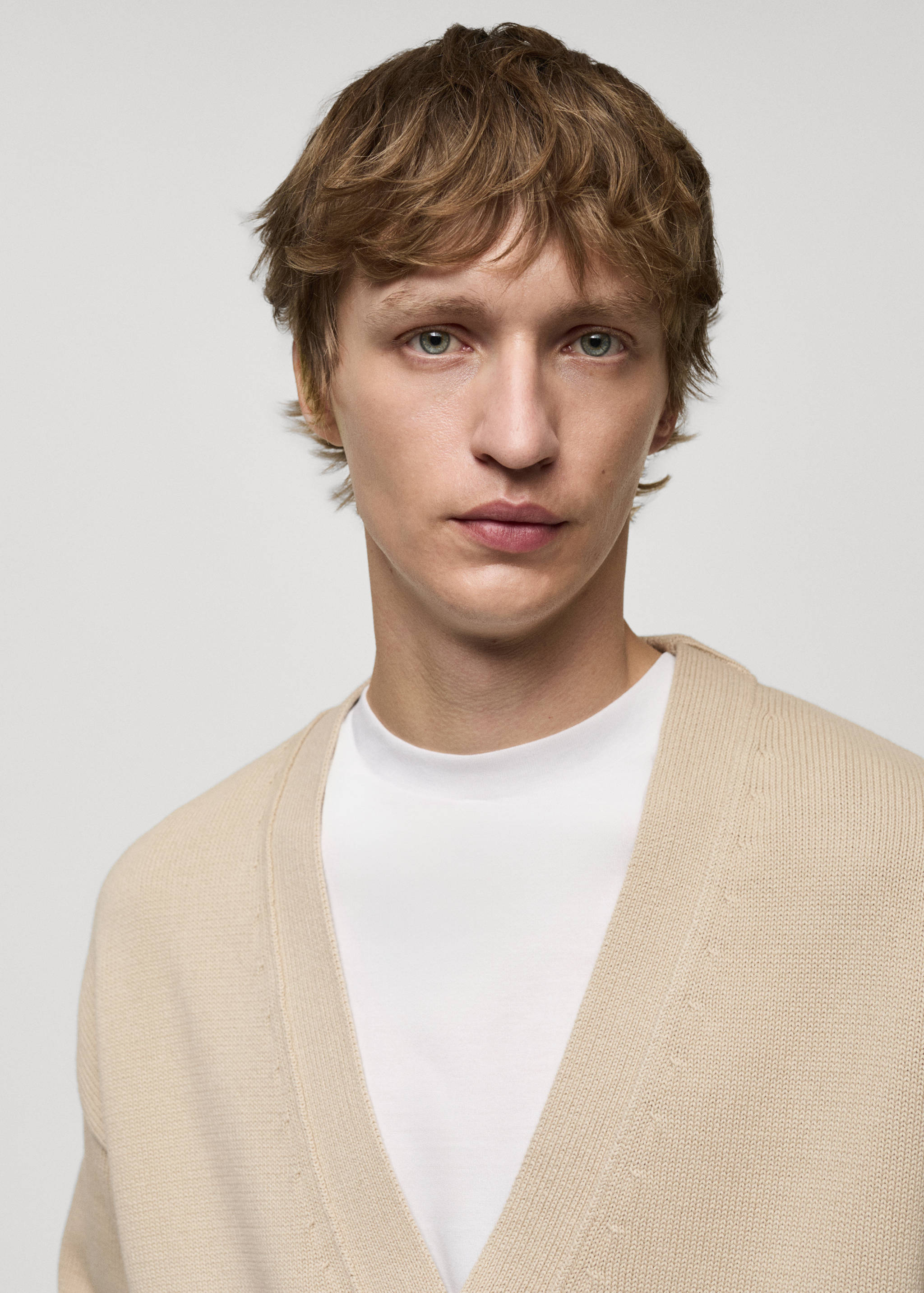 Knitted cotton cardigan with buttons - Details of the article 1