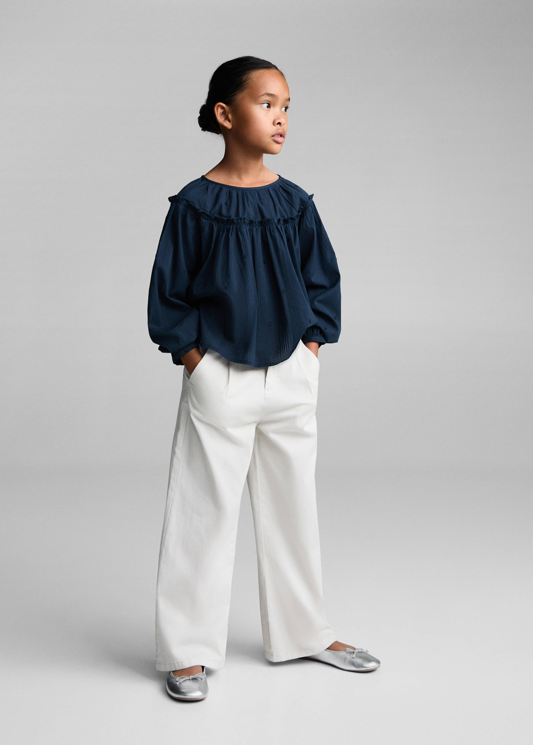 Blouse à pois brodés - Plan général