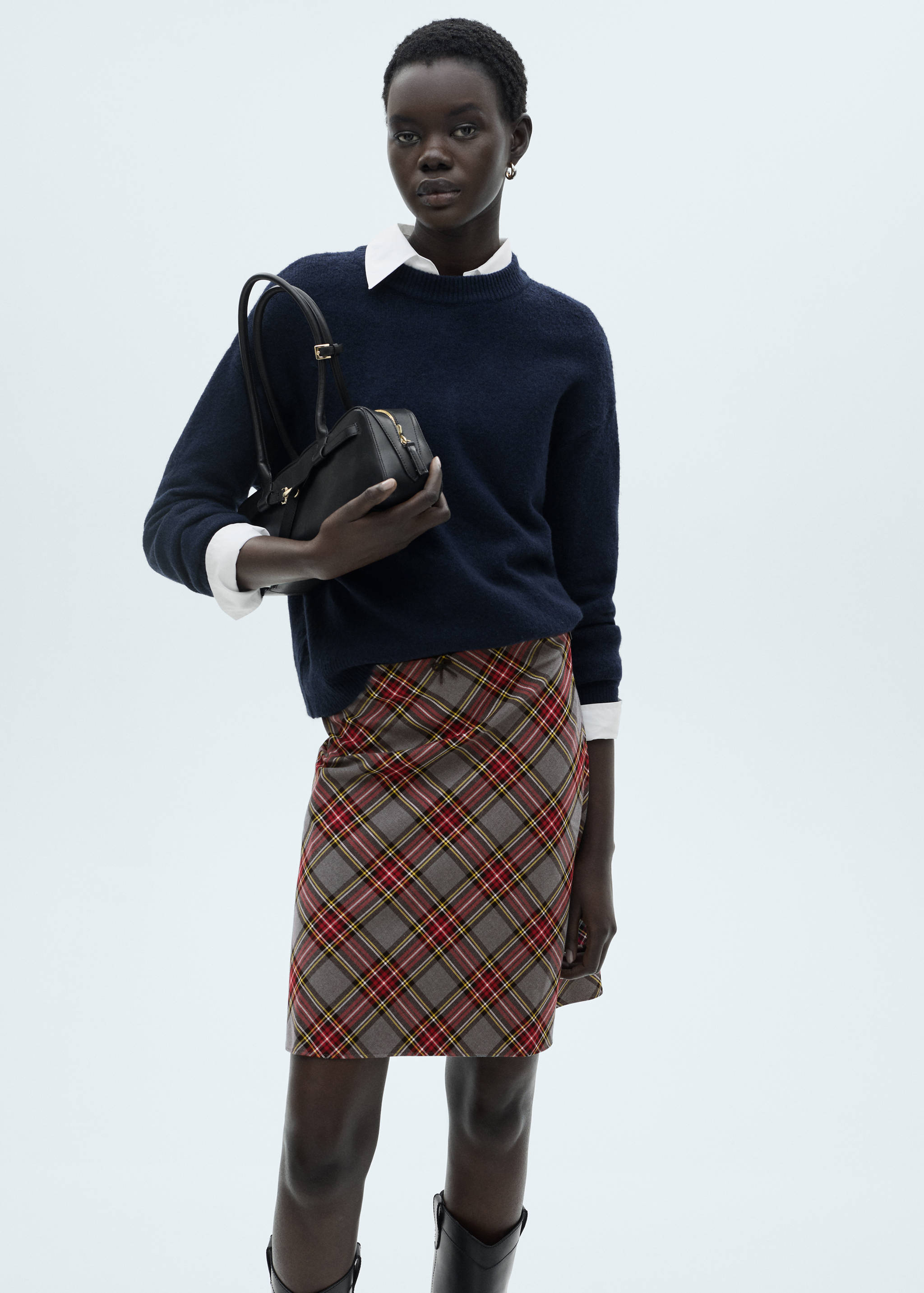 Jupe carreaux bord dentelle - Plan moyen