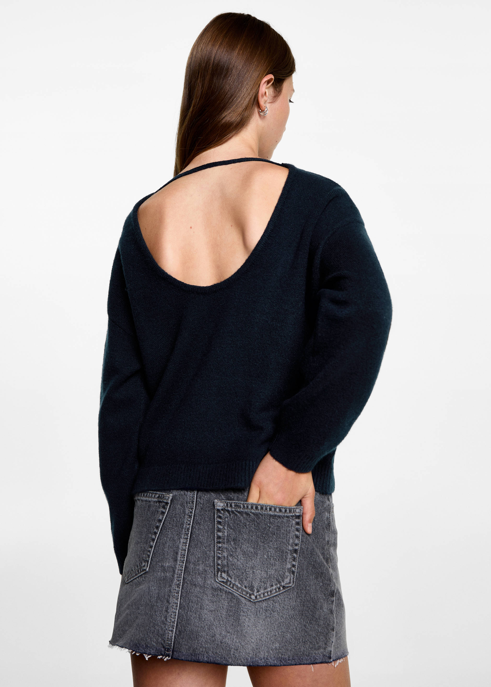 Back vent sweater - Reverse of the article