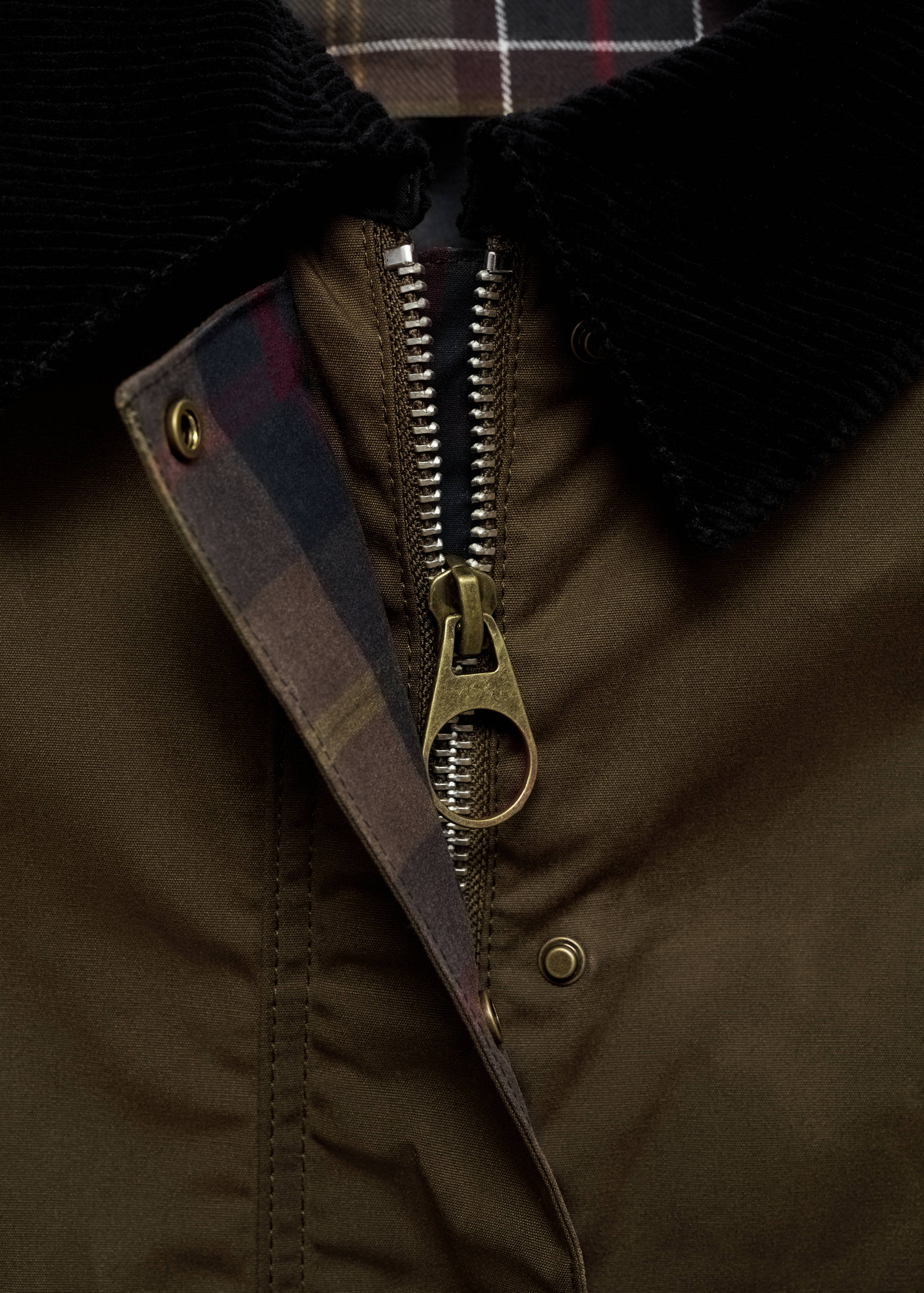 Waxed-effect short parka - Details of the article 8