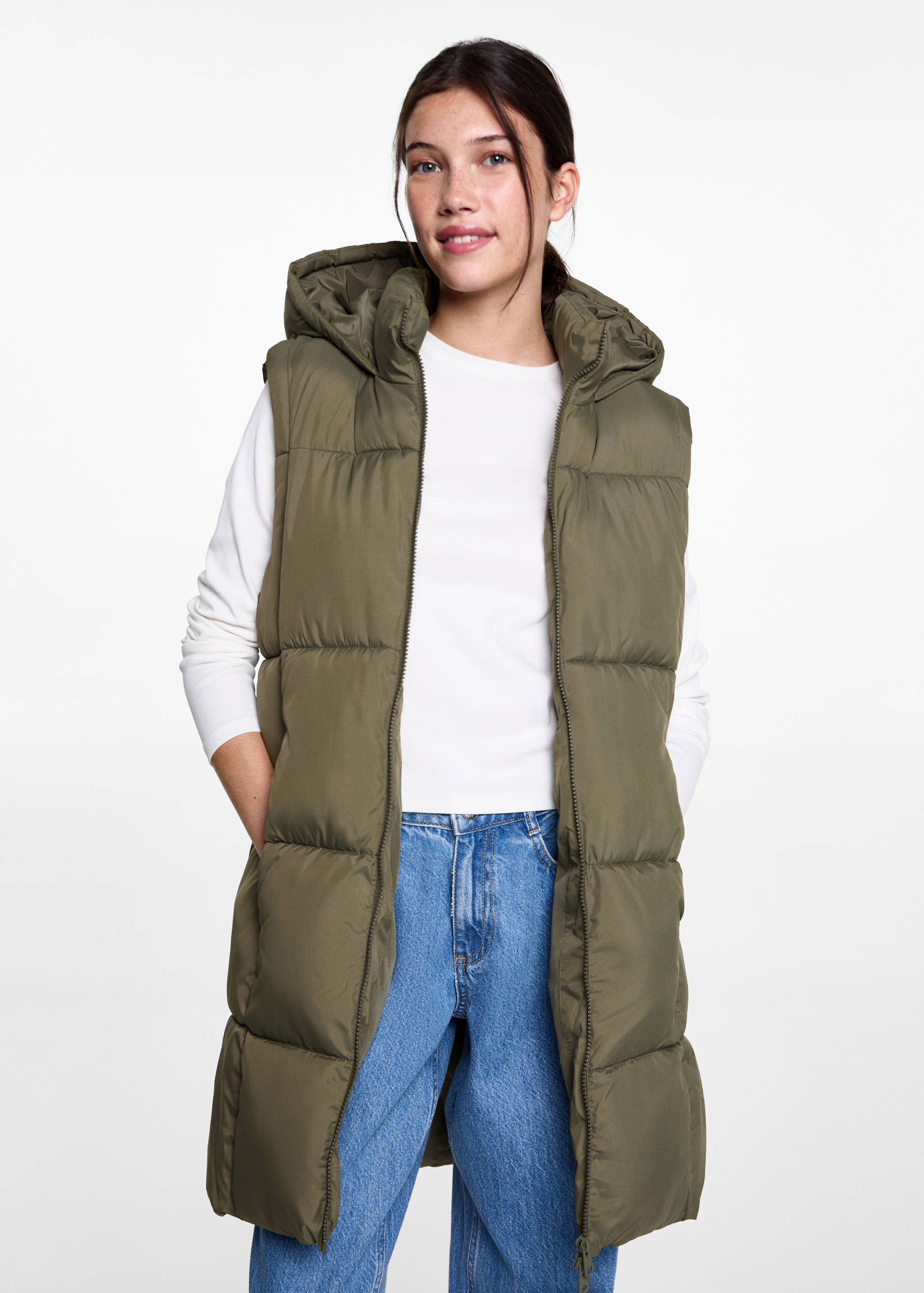 Chaleco acolchado capucha - Plano medio