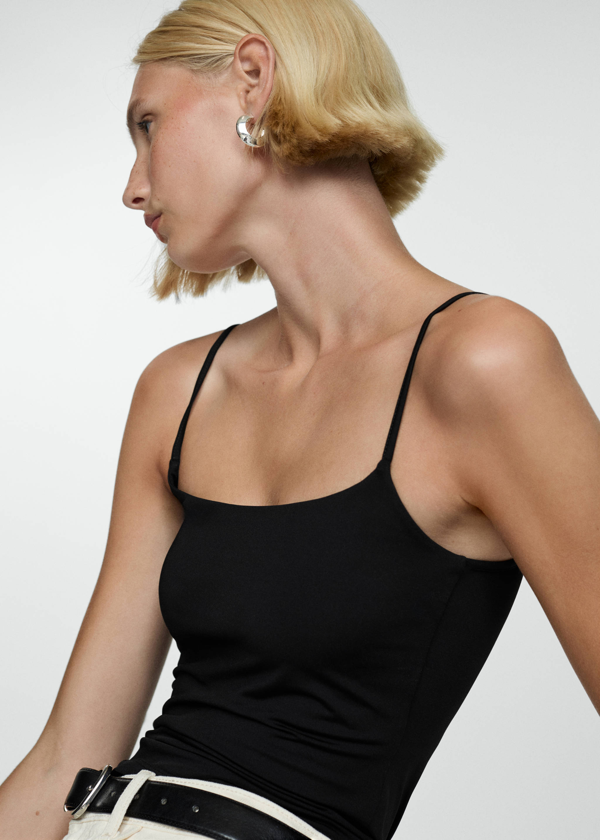 Slim-fit top with thin straps - Medium plane