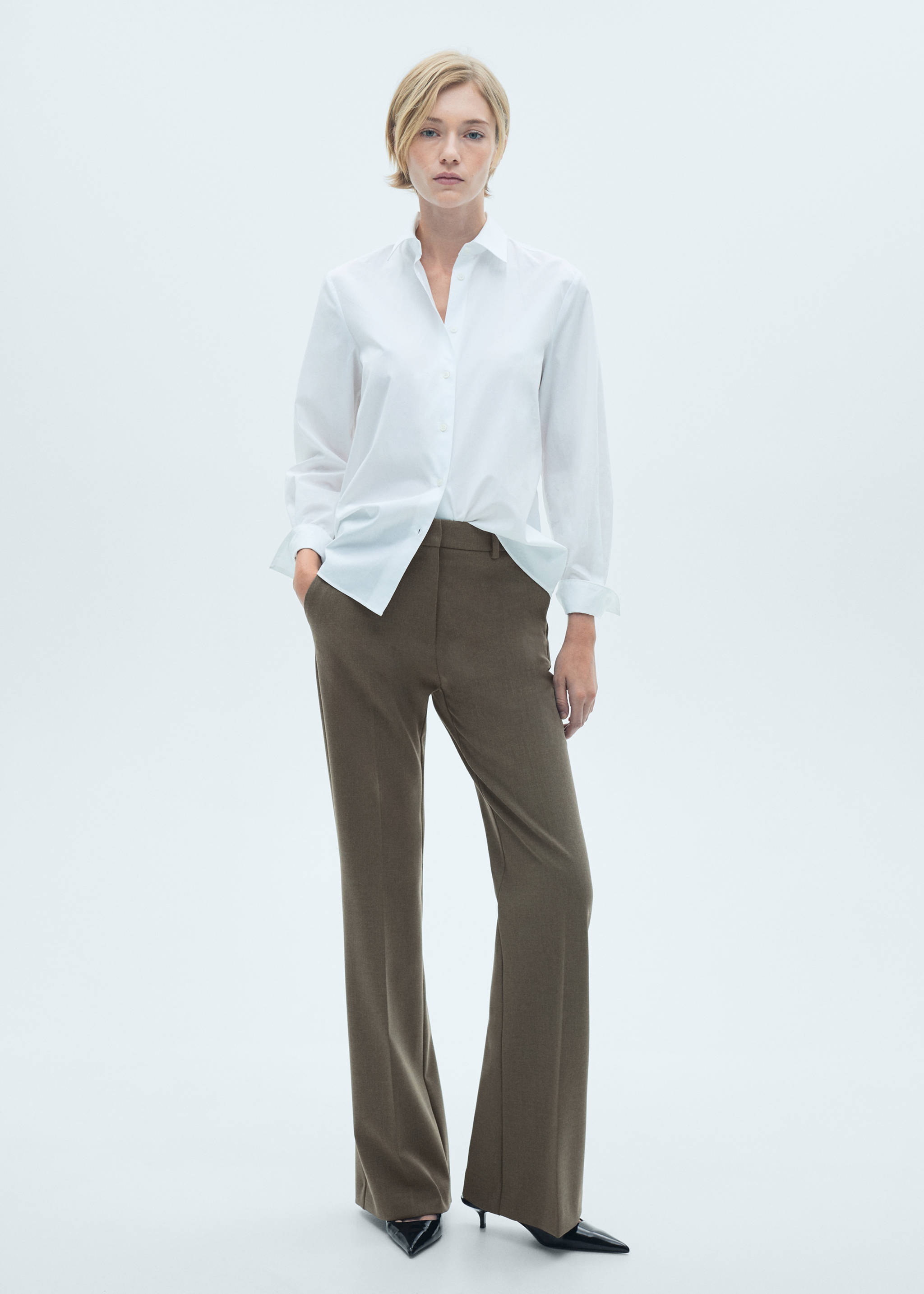 Παντελόνι καμπάνα με τσέπες - Γενικό πλάνο