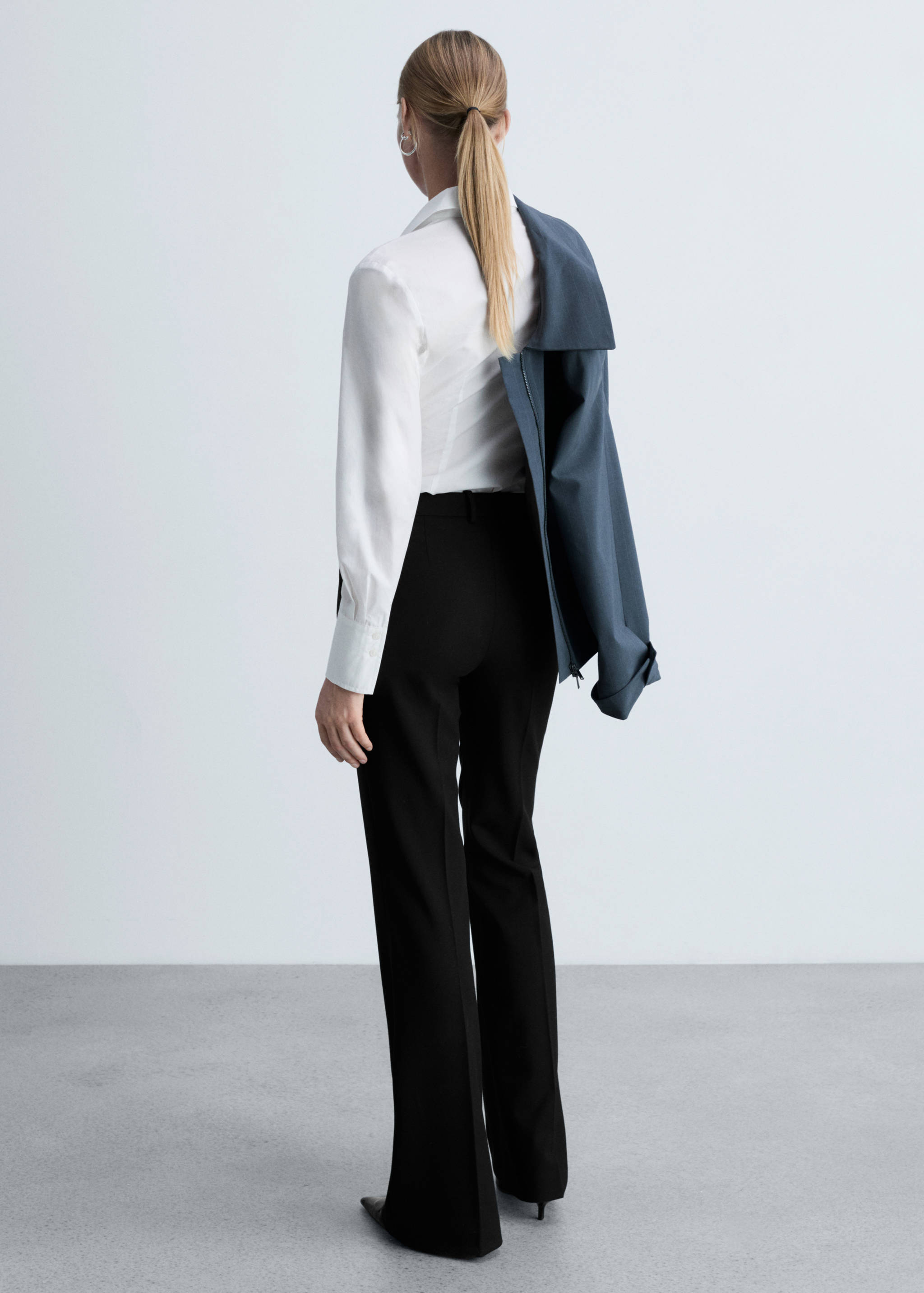 Παντελόνι καμπάνα με τσέπες - Πίσω όψη προϊόντος