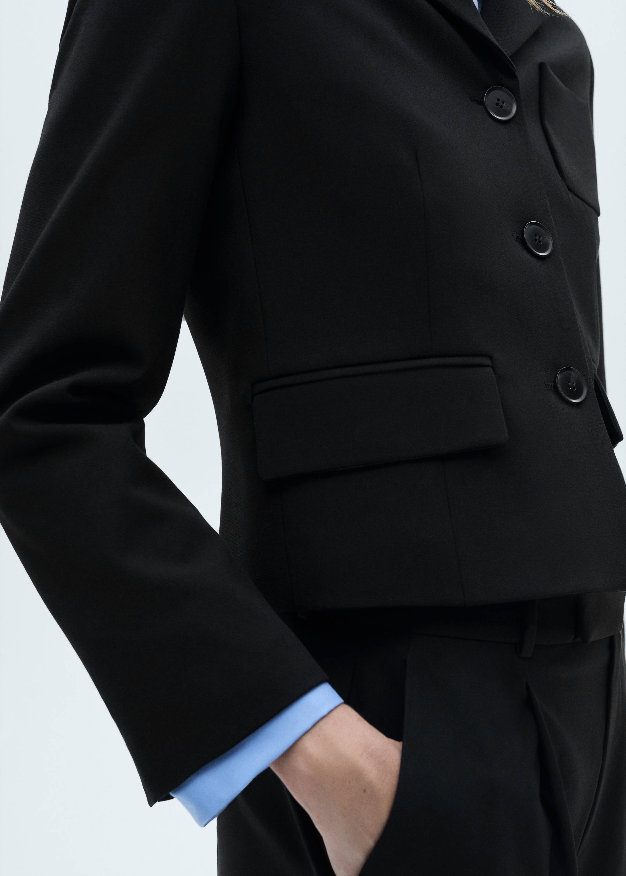 Cropped jacket with buttons - Details of the article 6
