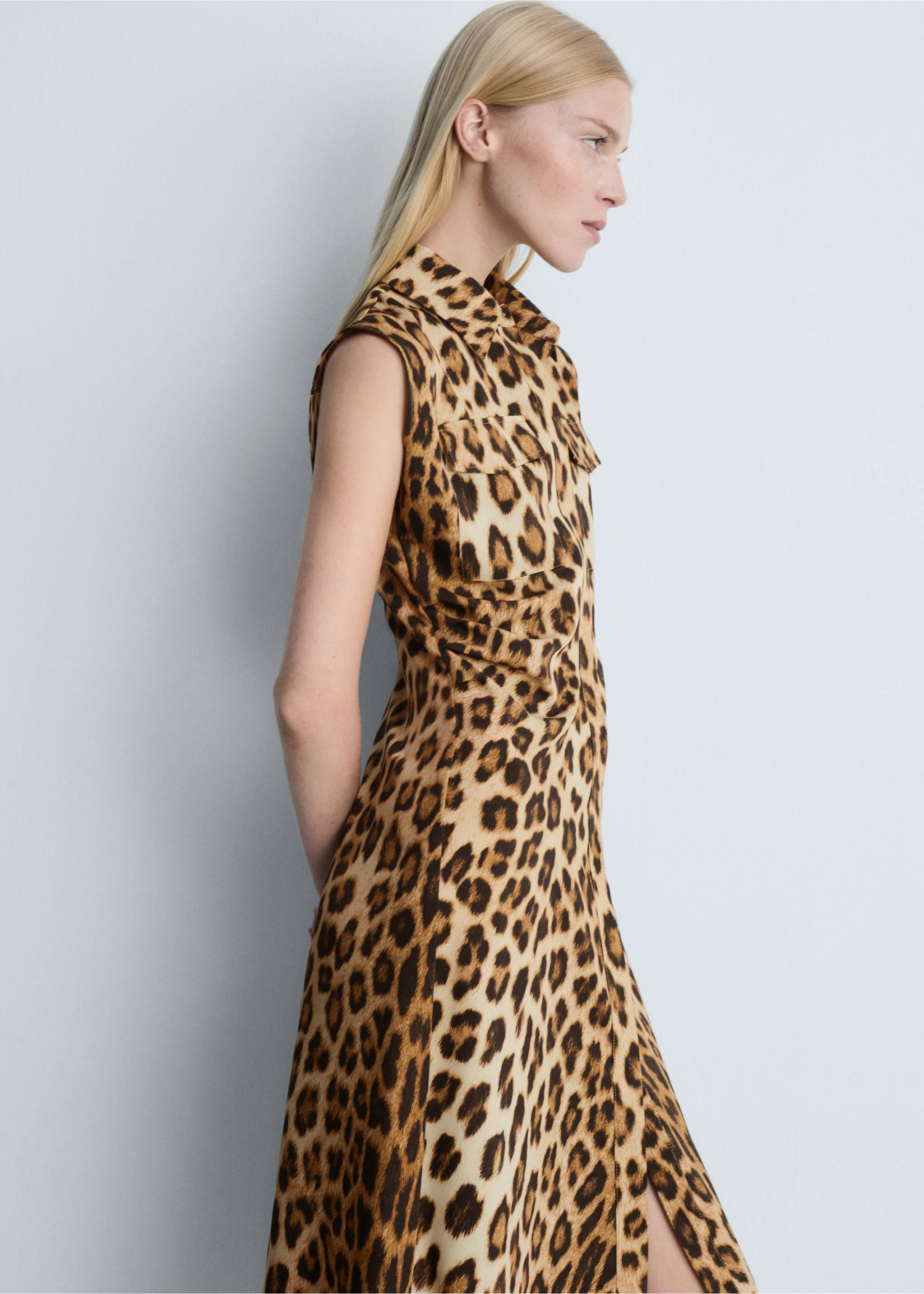 Vestido camisero leopardo - Detalle del artículo 2, Marrón. Ref: 77055668-00.