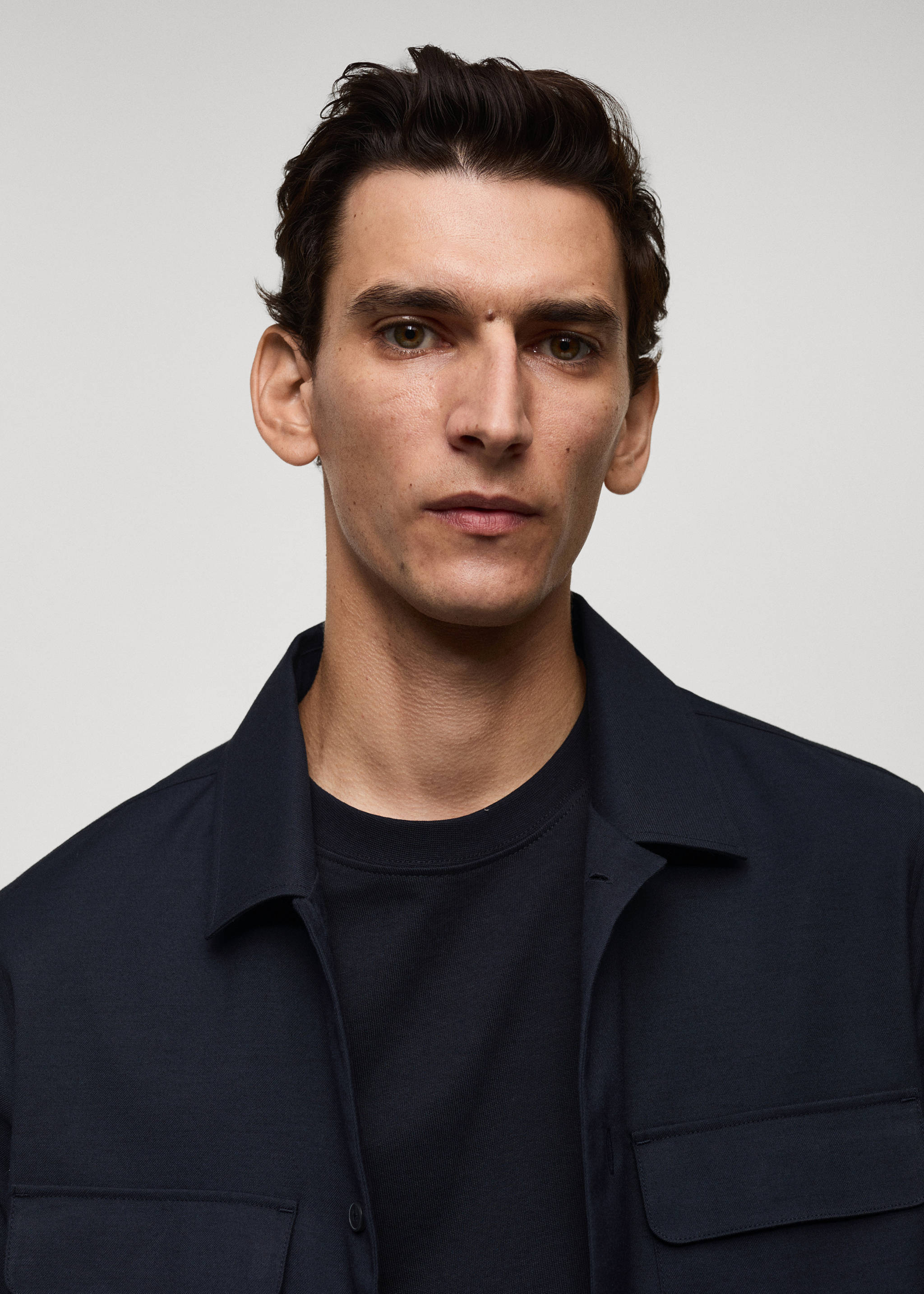 Sobrecamisa slim fit bolsillos - Detalle del artículo 1