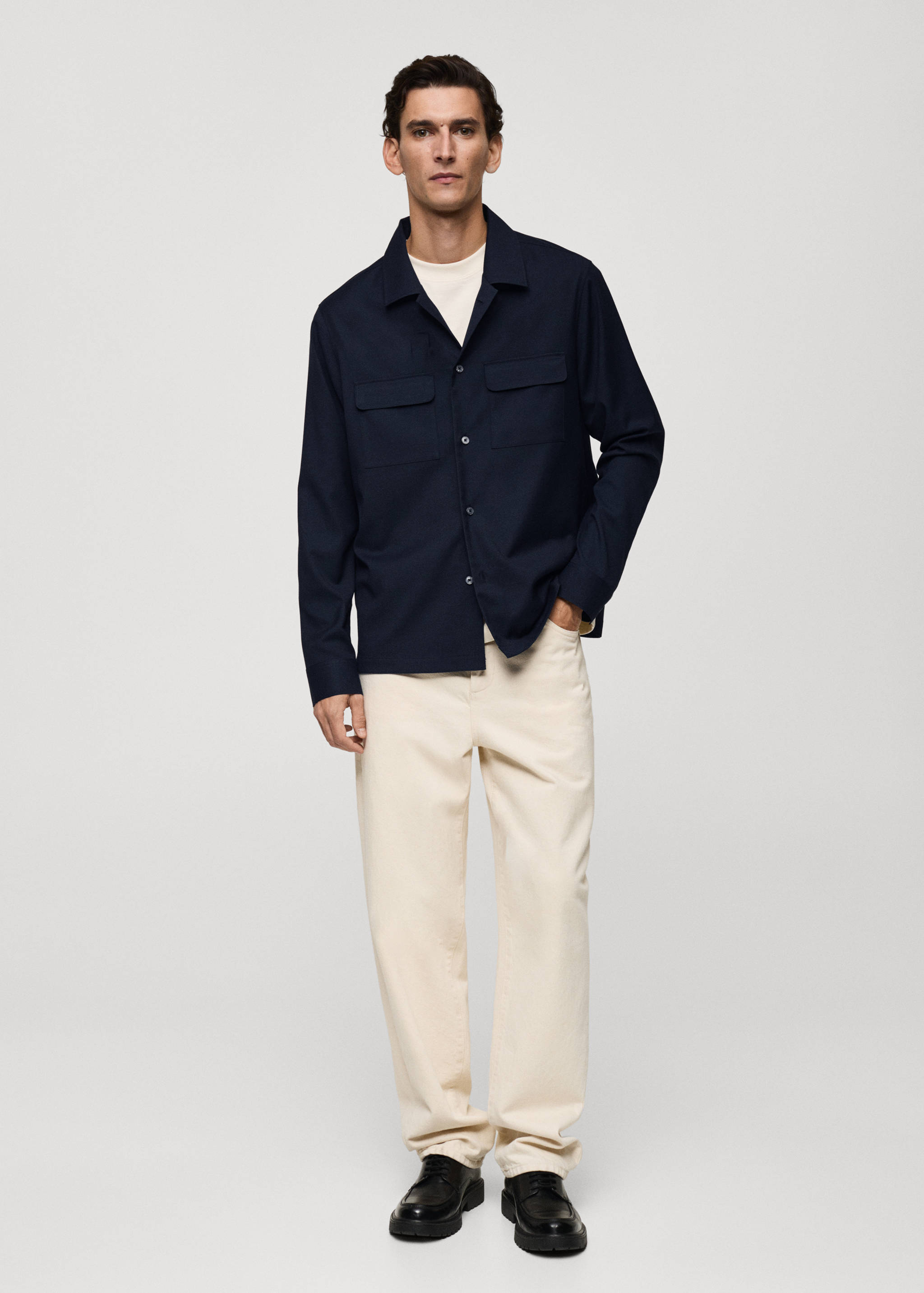 Sobrecamisa slim fit bolsillos - Plano general