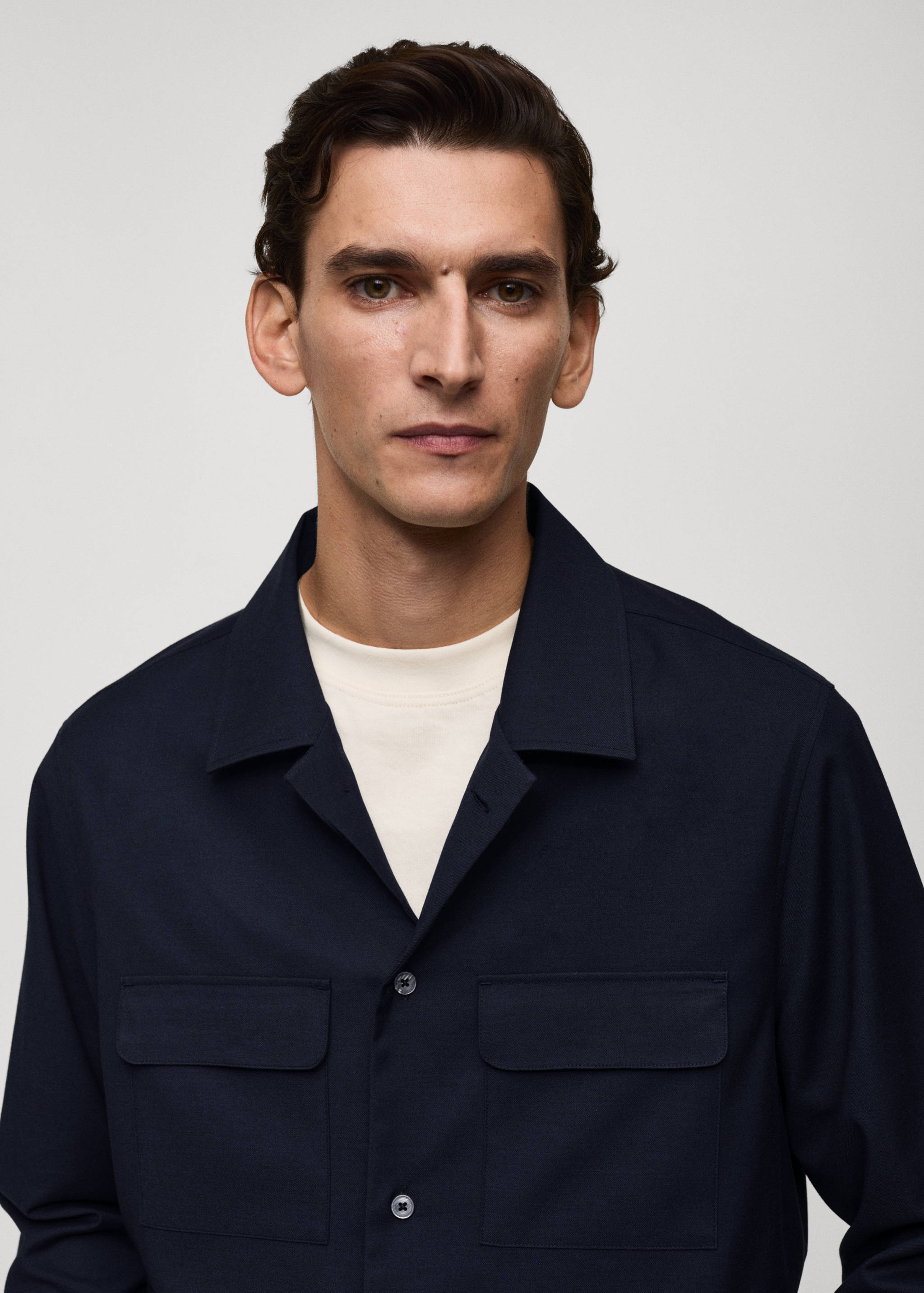 Sobrecamisa slim fit bolsillos - Detalle del artículo 1