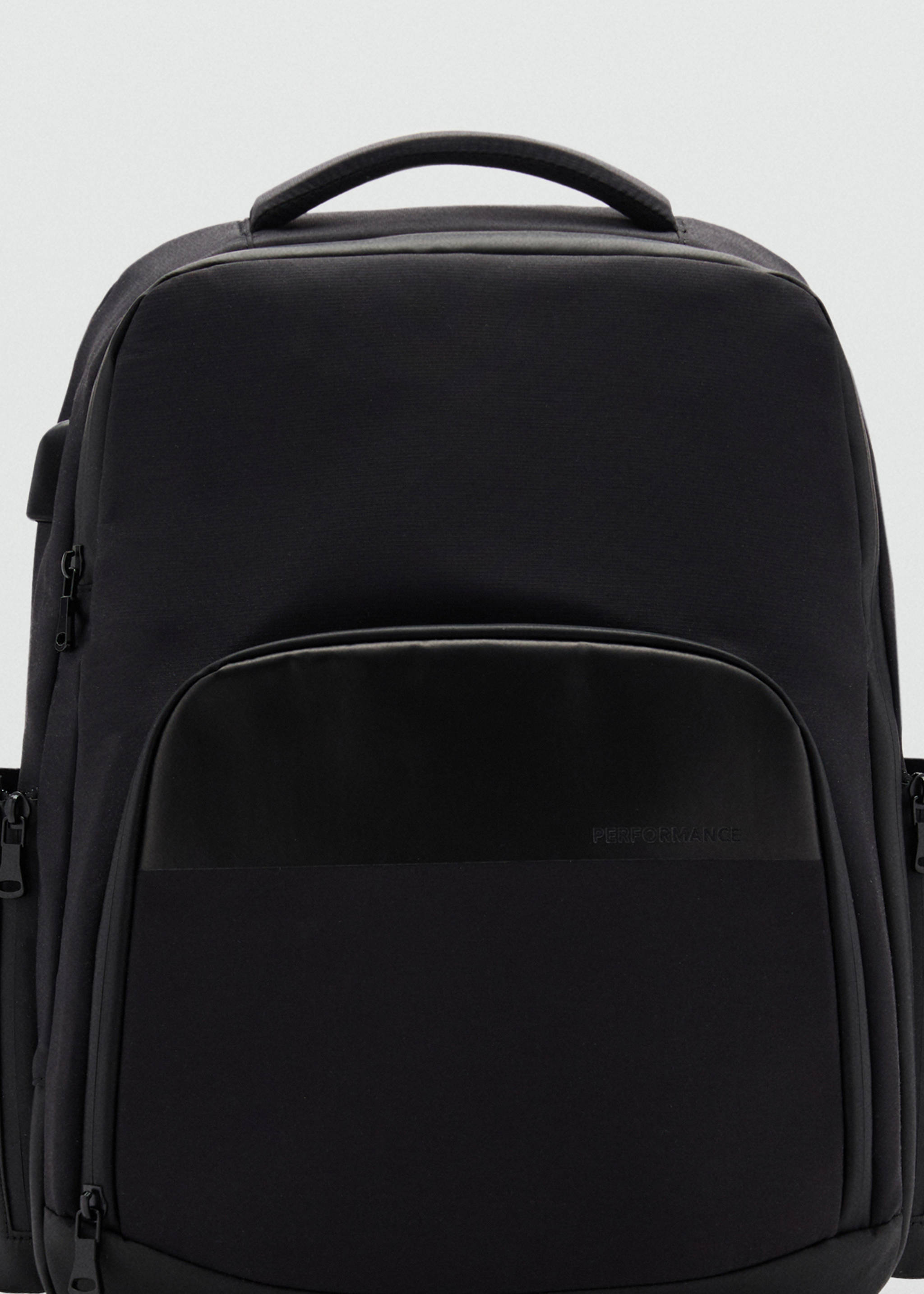Water-repellent backpack USB connection - null
