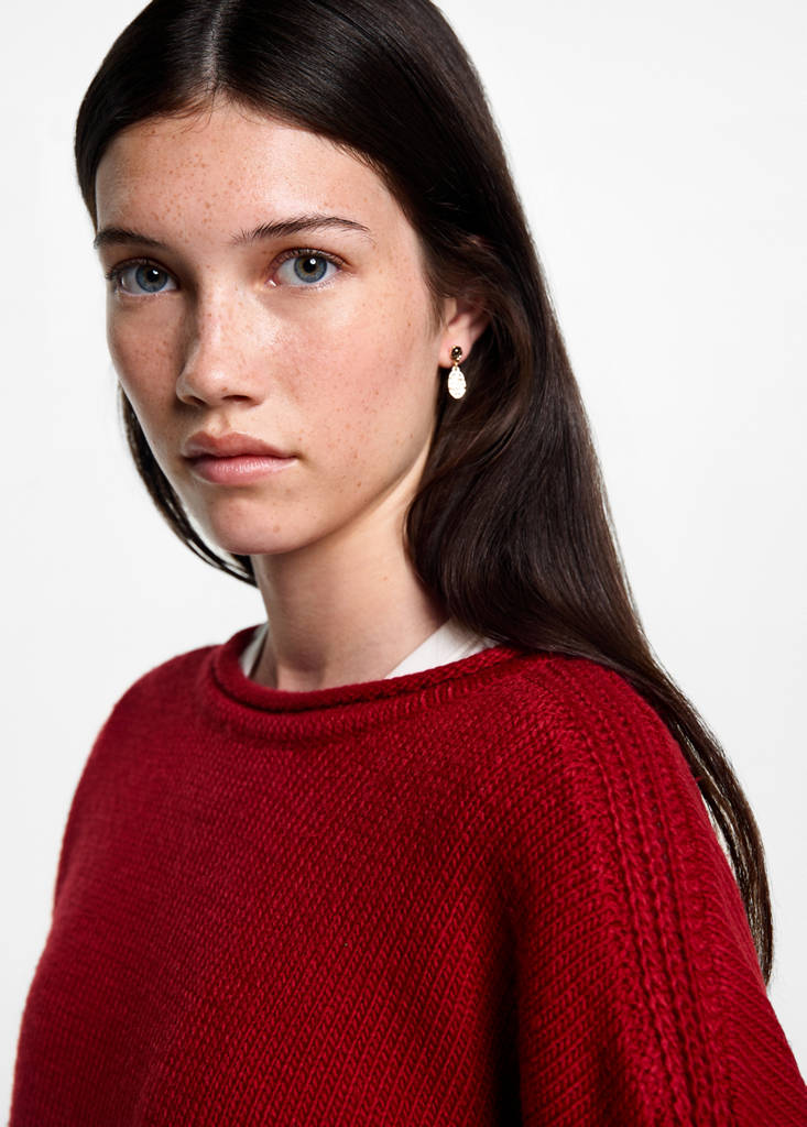 Knit sweater — Red