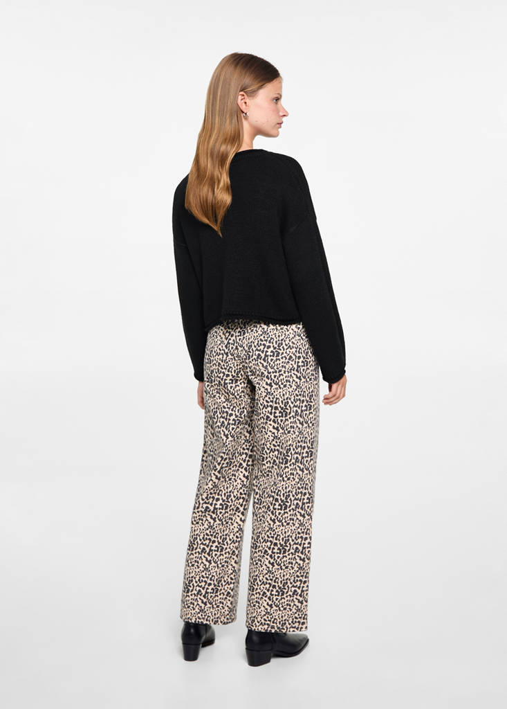 Knit sweater — Black