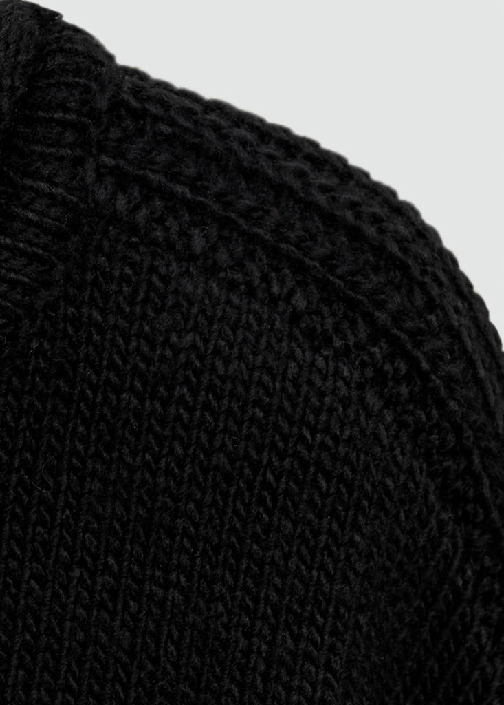 Knit sweater — Black