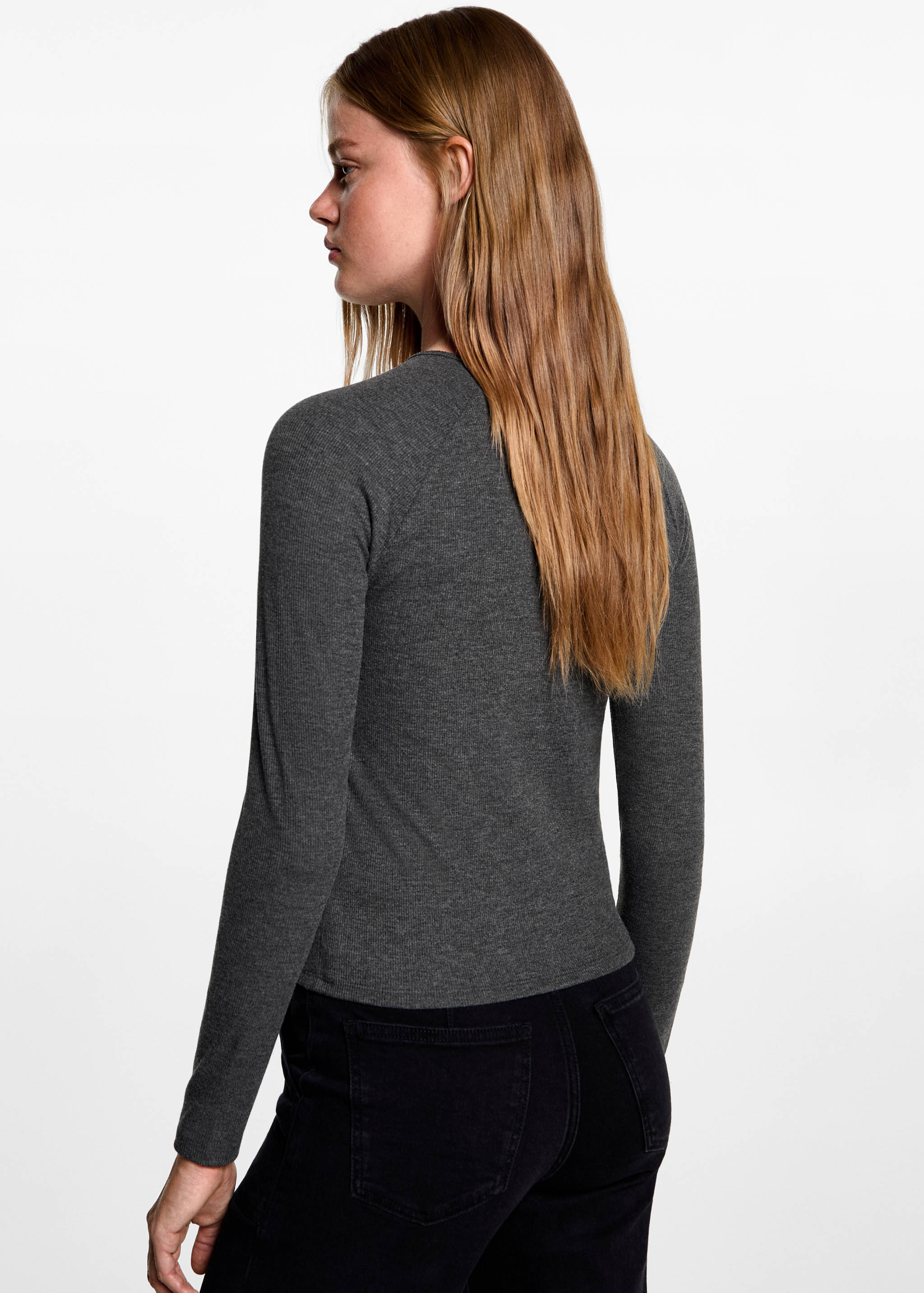 Long-sleeve t-shirt with cut-out - Reverse of the article