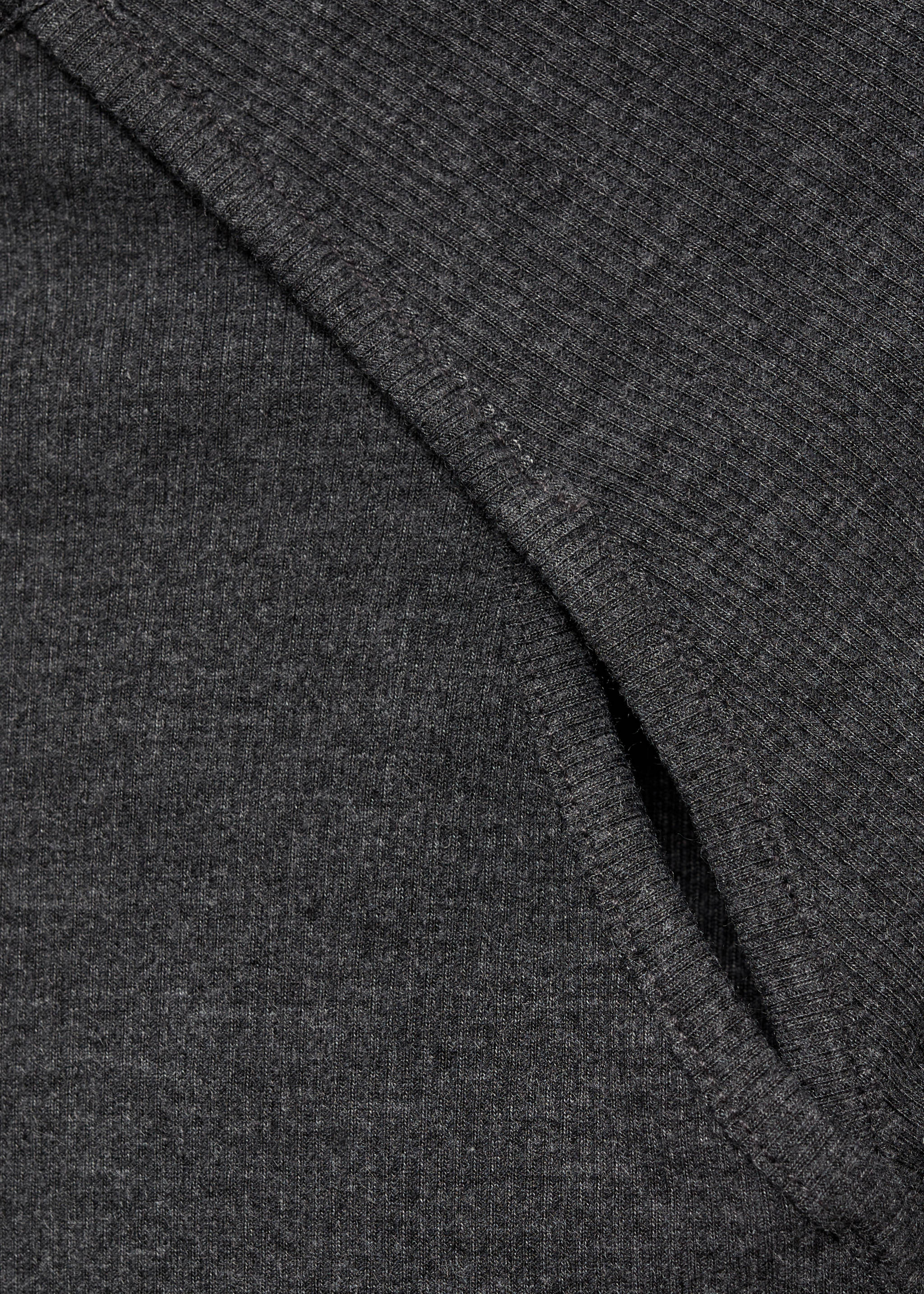Long-sleeve t-shirt with cut-out - Details of the article 8