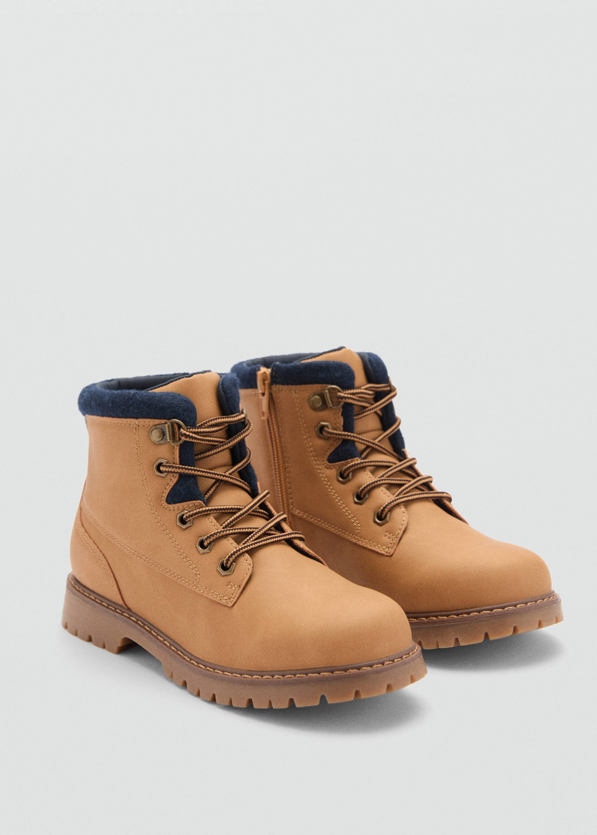 Lace-up mountain boots - Medium plane