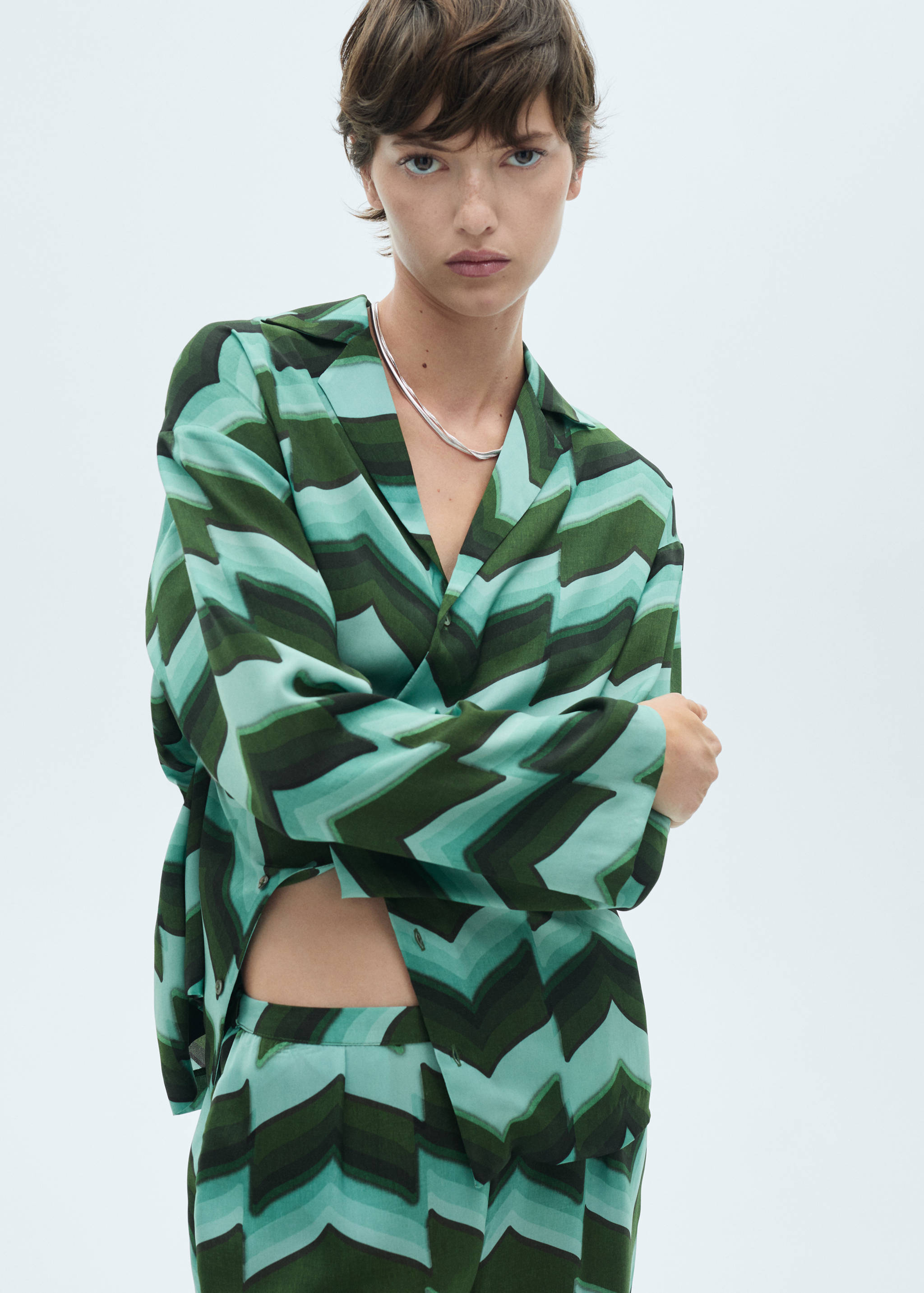 Printed straight trousers - Details of the article 1